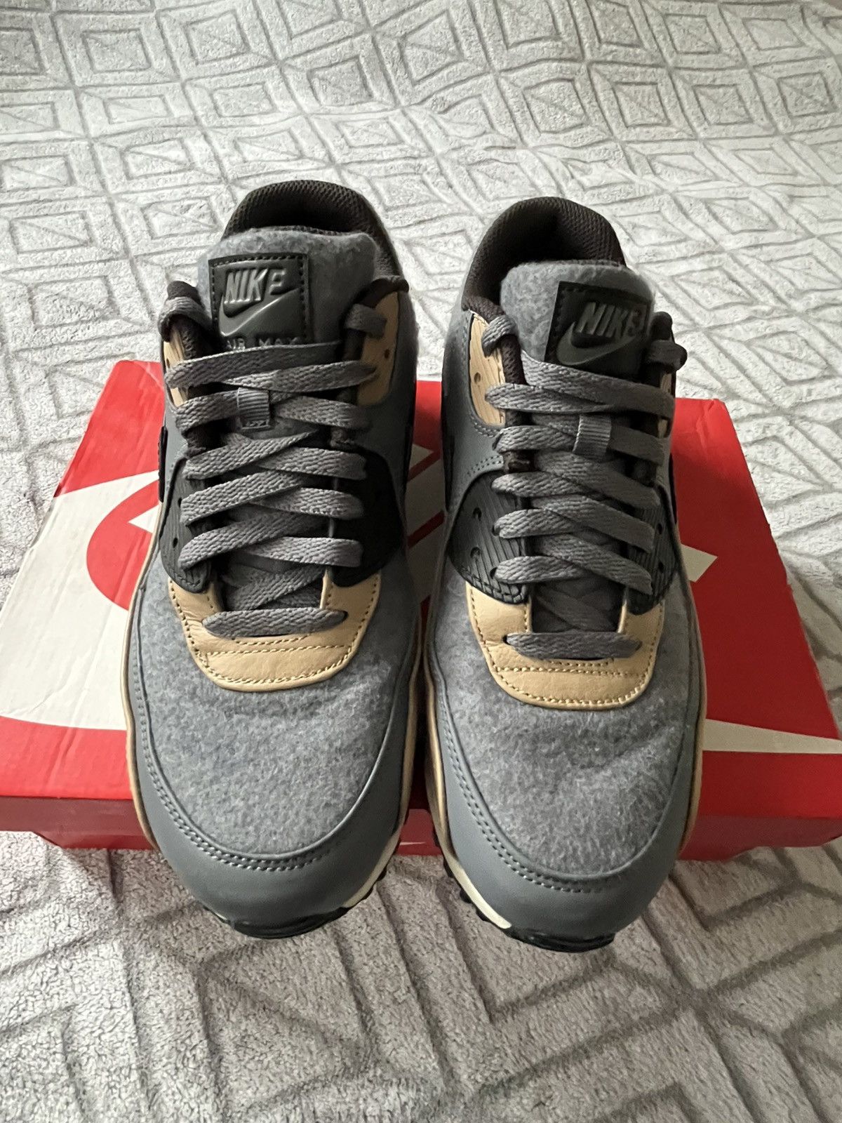 Nike Nike Air Max Size US 9 / EU 42 - 2 Thumbnail