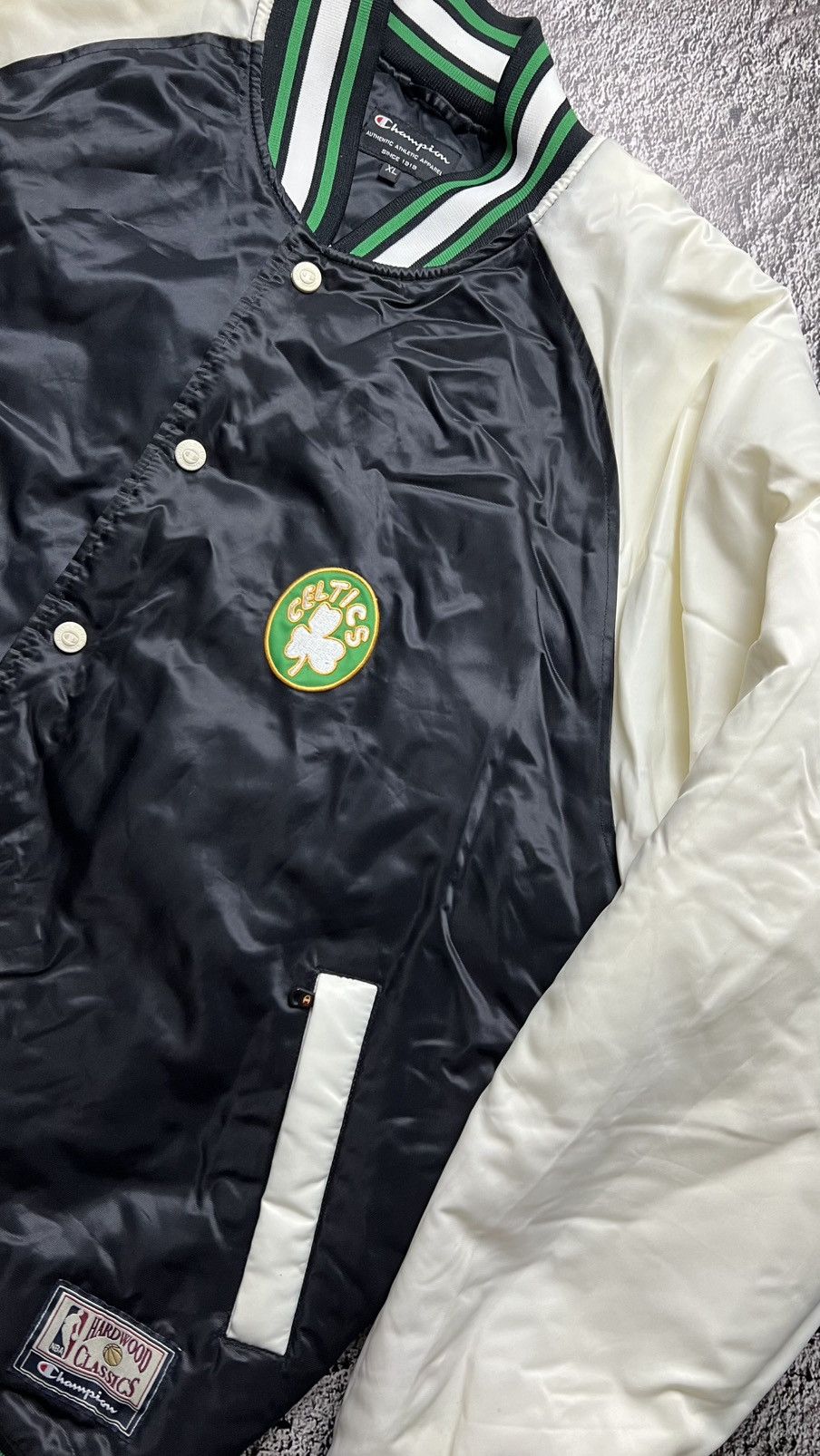Champion VTG 90’s Boston Celtics NBA satin bomber champion jacket Size US XL / EU 56 / 4 - 2 Thumbnail