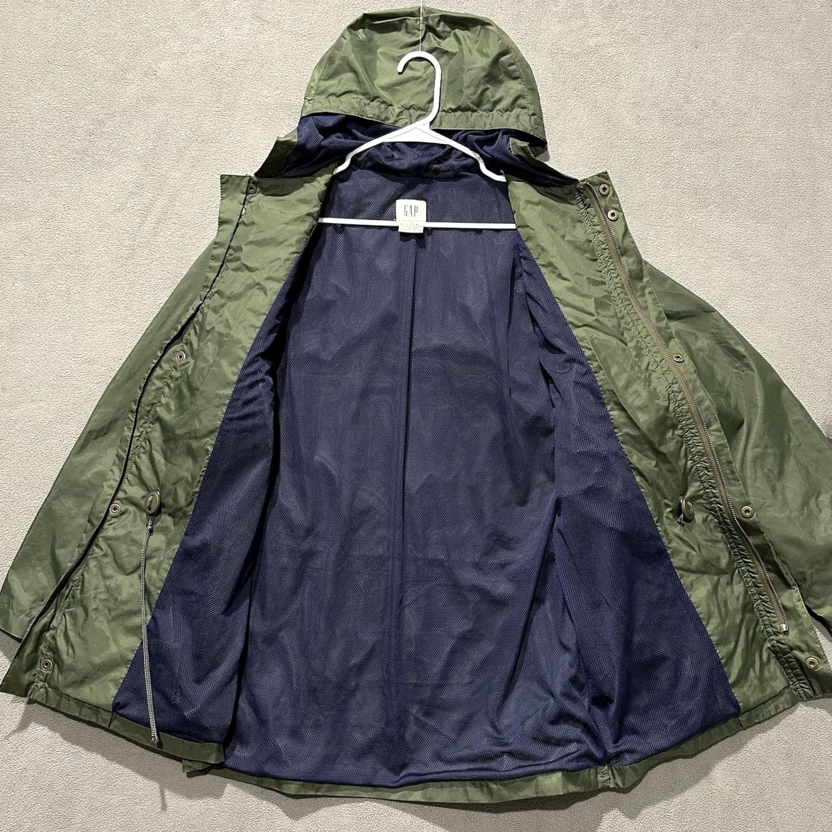 Gap VINTAGE Gap Jacket Mens Small Military Green Nylon Windbreaker Hooded GUC Size US S / EU 44-46 / 1 - 3 Thumbnail