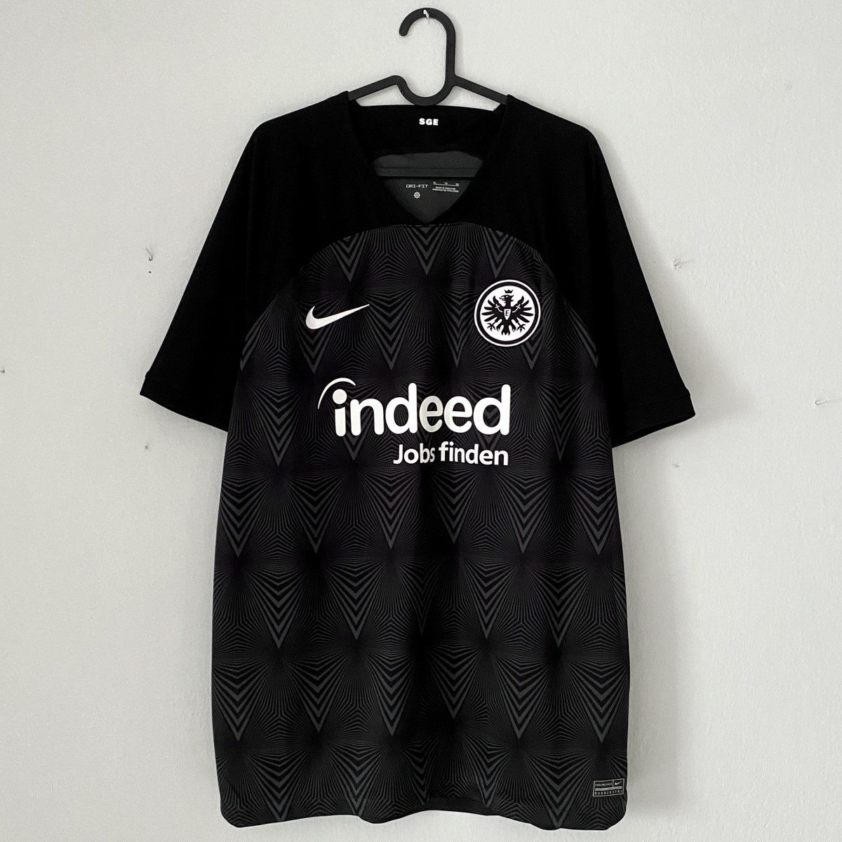 Nike 2022 2023 Eintracht Frankfurt Nike Away Kit Soccer Jersey FC Size US XL / EU 56 / 4 - 3 Thumbnail
