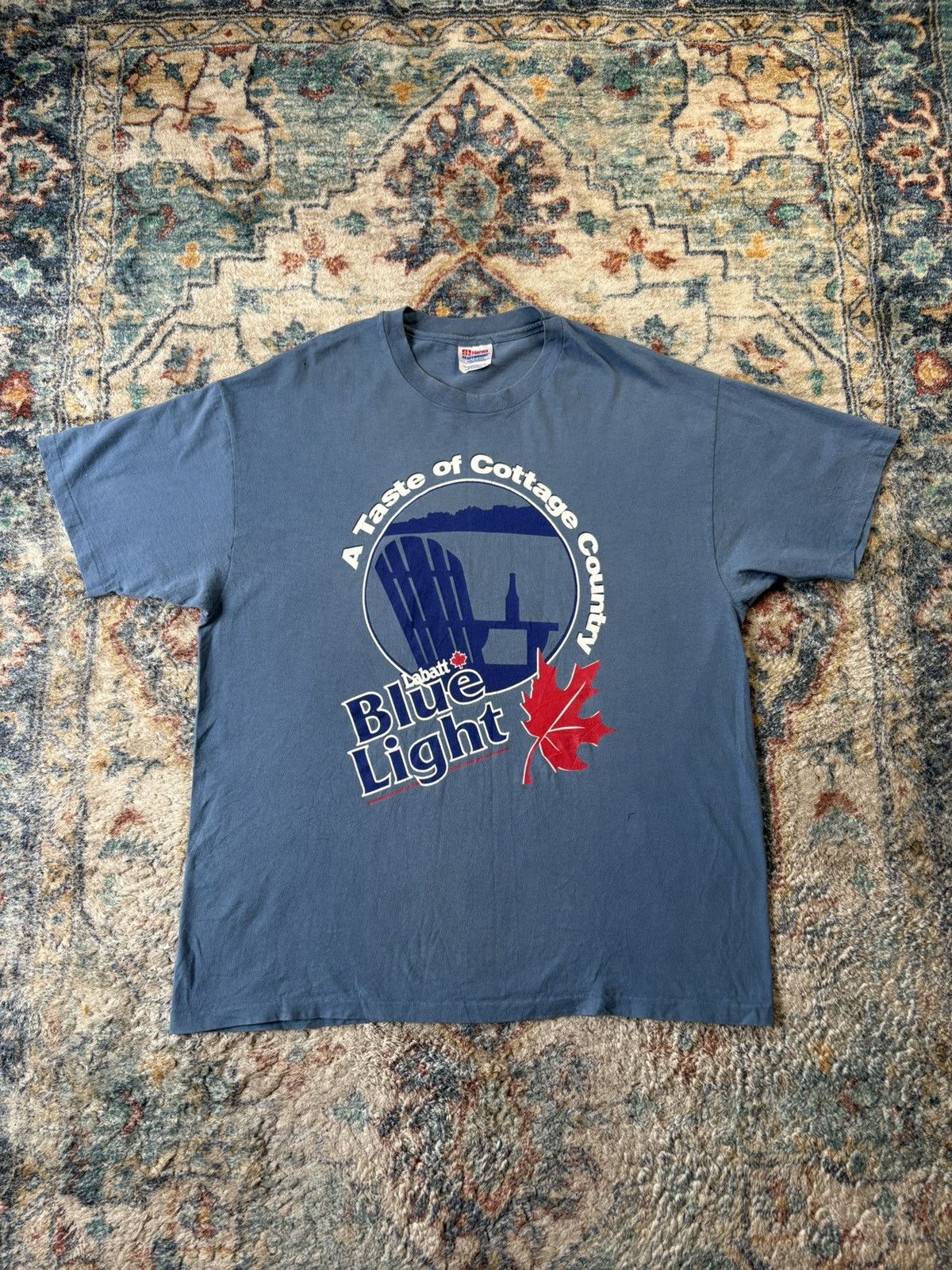 Vintage Vintage Labatt Blue Light Cottage Country Beer T-shirt Size US XL / EU 56 / 4 - 1 Thumbnail