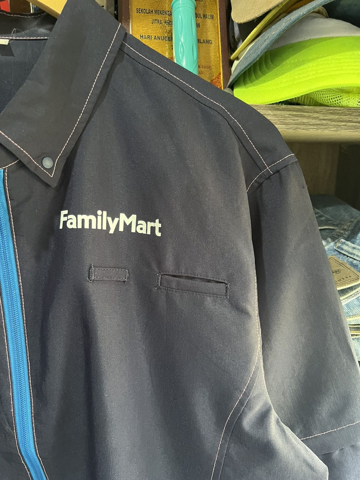 Japanese Brand 🔥Rare Family Mart Zipper Jacket Size US L / EU 52-54 / 3 - 6 Thumbnail