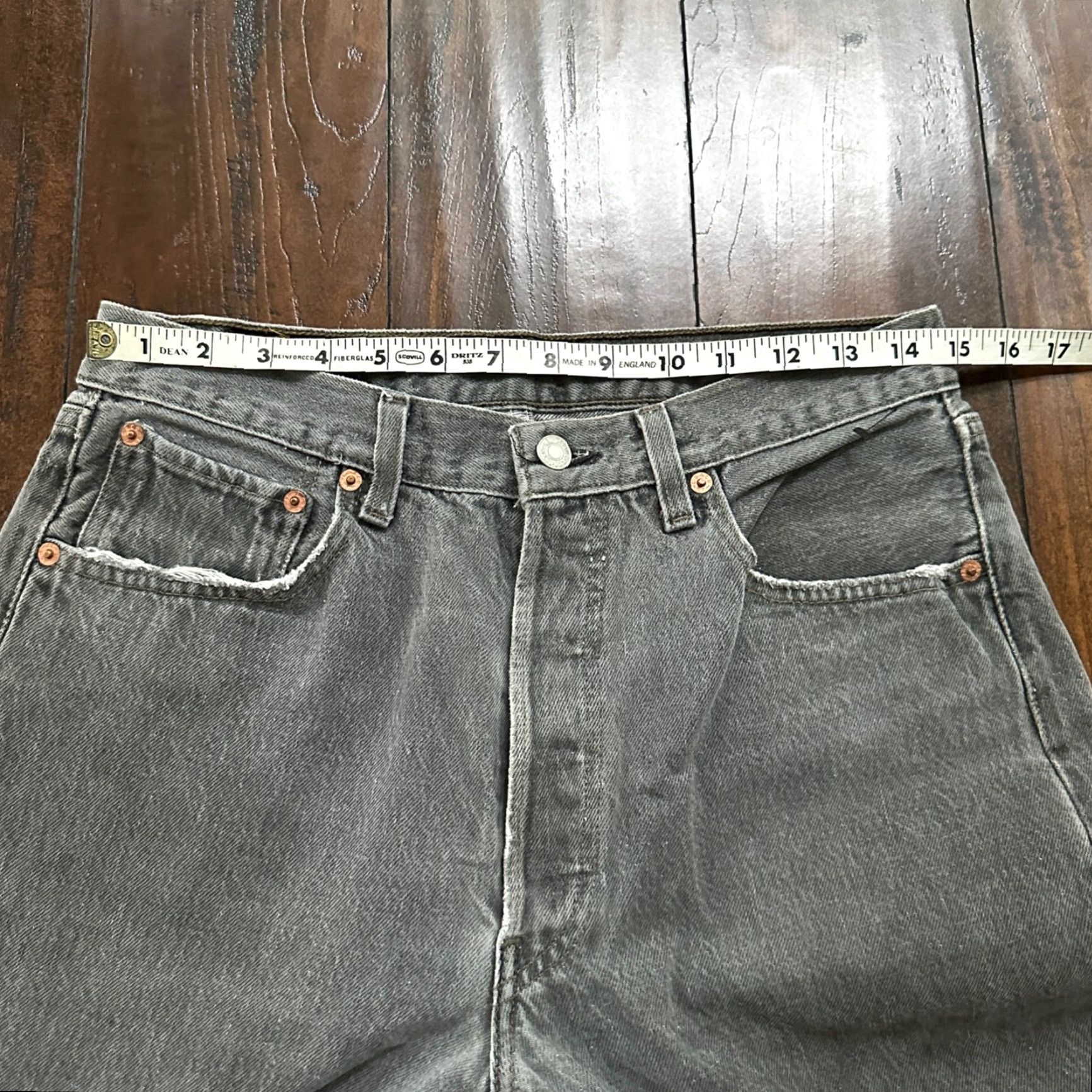Levi's VINTAGE Levi's 501 Jeans 33x34 Light Wash Grey 90s Straight Fit Mens Size US 33 - 7 Thumbnail
