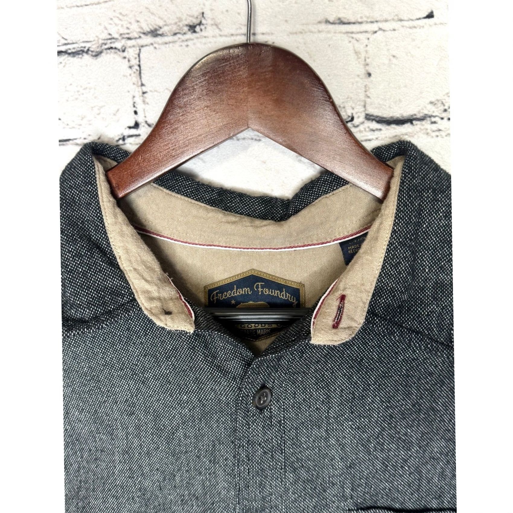 Vintage Freedom Foundry Mens Button-Up Shirt Charcoal Gray Long Sleeve Front Chest Pocket Herringbone Casual Regular Fit Button-Down 70s 80s (if applicable) Size US L / EU 52-54 / 3 - 3 Thumbnail