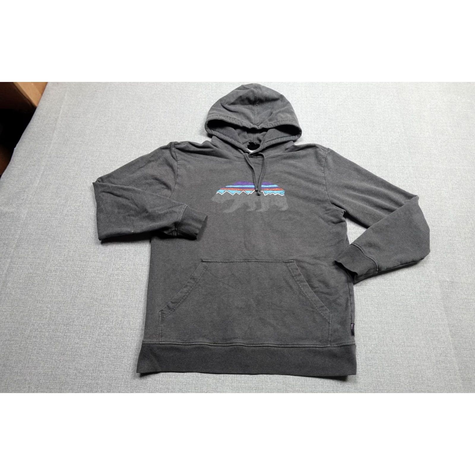 Patagonia Patagonia Hoodie Mens M Gray Organic Cotton Bear Graphic Pullover Logo Shirt Size US M / EU 48-50 / 2 - 3 Thumbnail