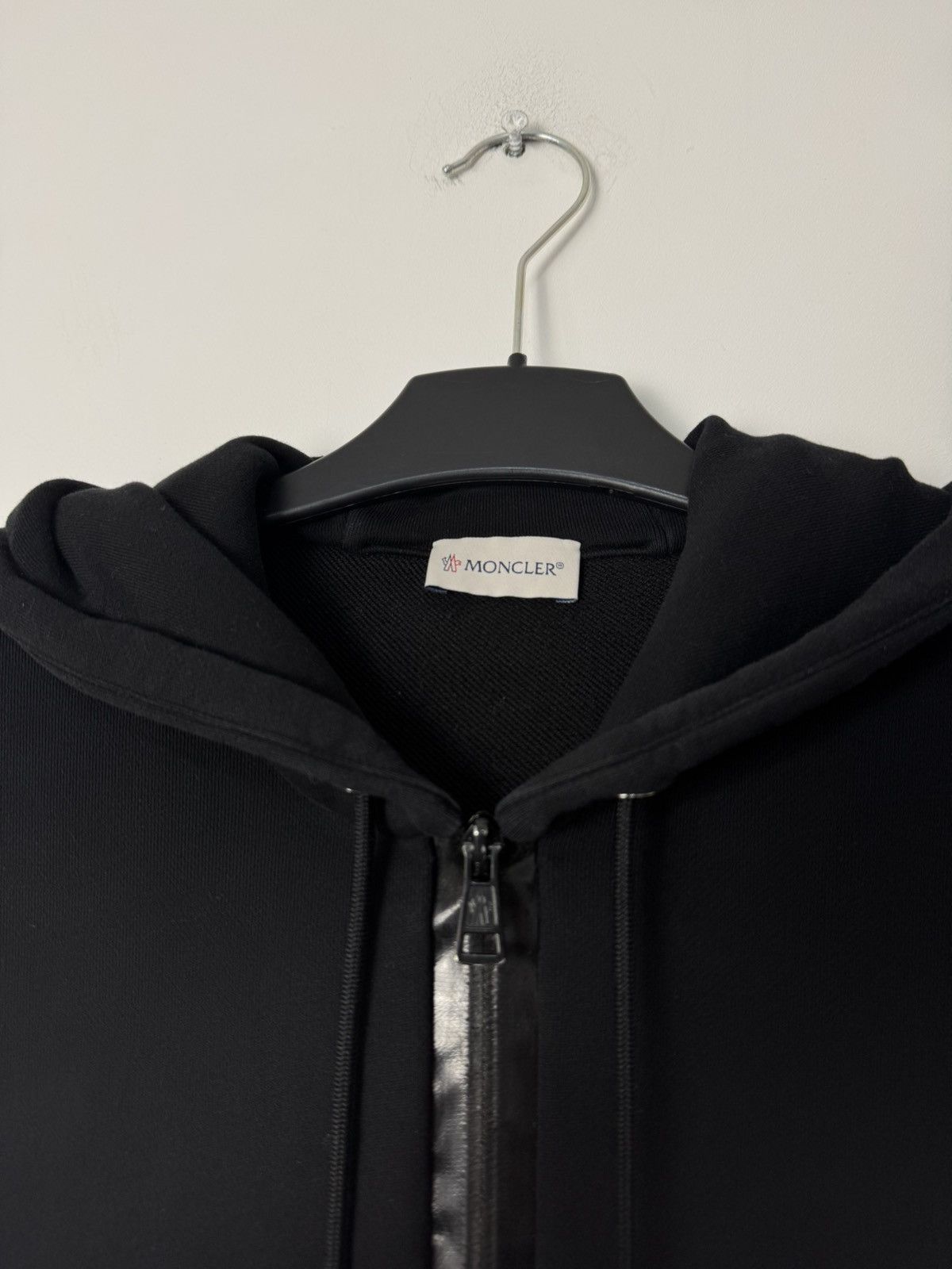 Moncler Moncler Big Logo Patch Zip Hoodie Luxury Designer Size US L / EU 52-54 / 3 - 6 Thumbnail