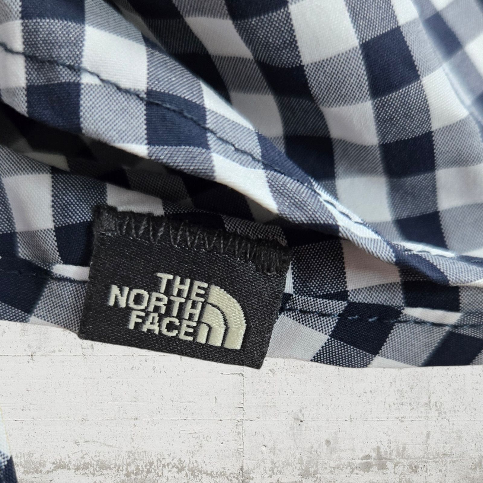 The North Face North Face Navy Plaid Button Down Top Size Medium Size M / US 6-8 / IT 42-44 - 7 Thumbnail