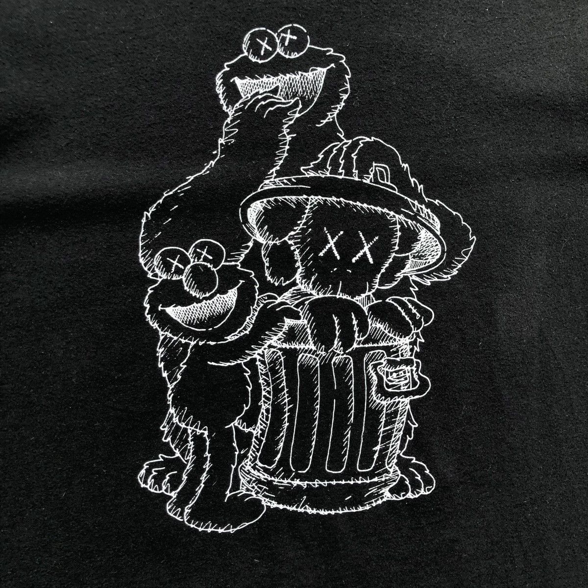 Uniqlo Uniqlo x Kaws x Sesame Street Elmo Graphic T-Shirt Black Size US L / EU 52-54 / 3 - 5 Thumbnail