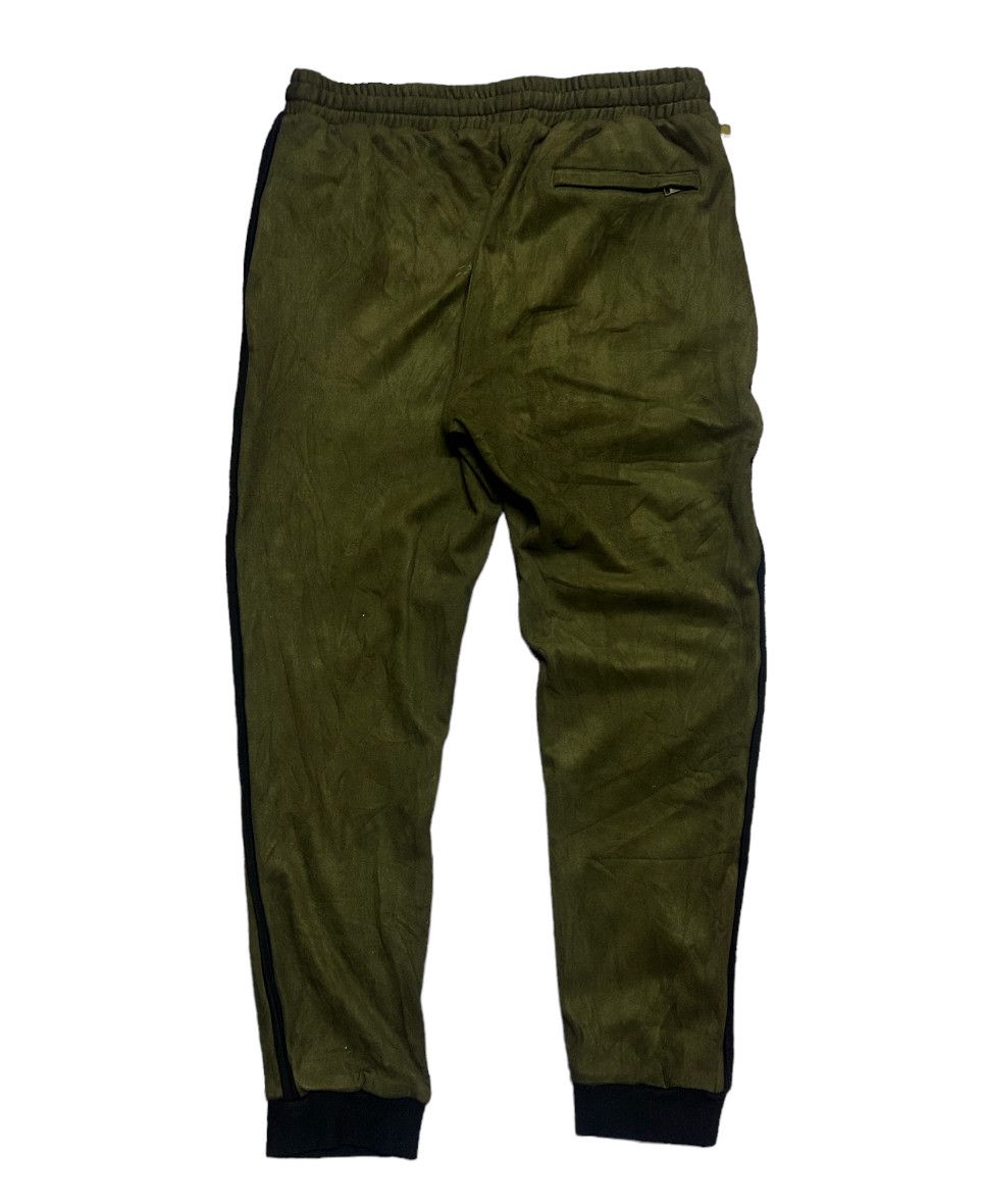 Dolce & Gabbana Very cool desighn Dolce & Gabbana velvet sweatpant Size US 32 / EU 48 - 4 Thumbnail