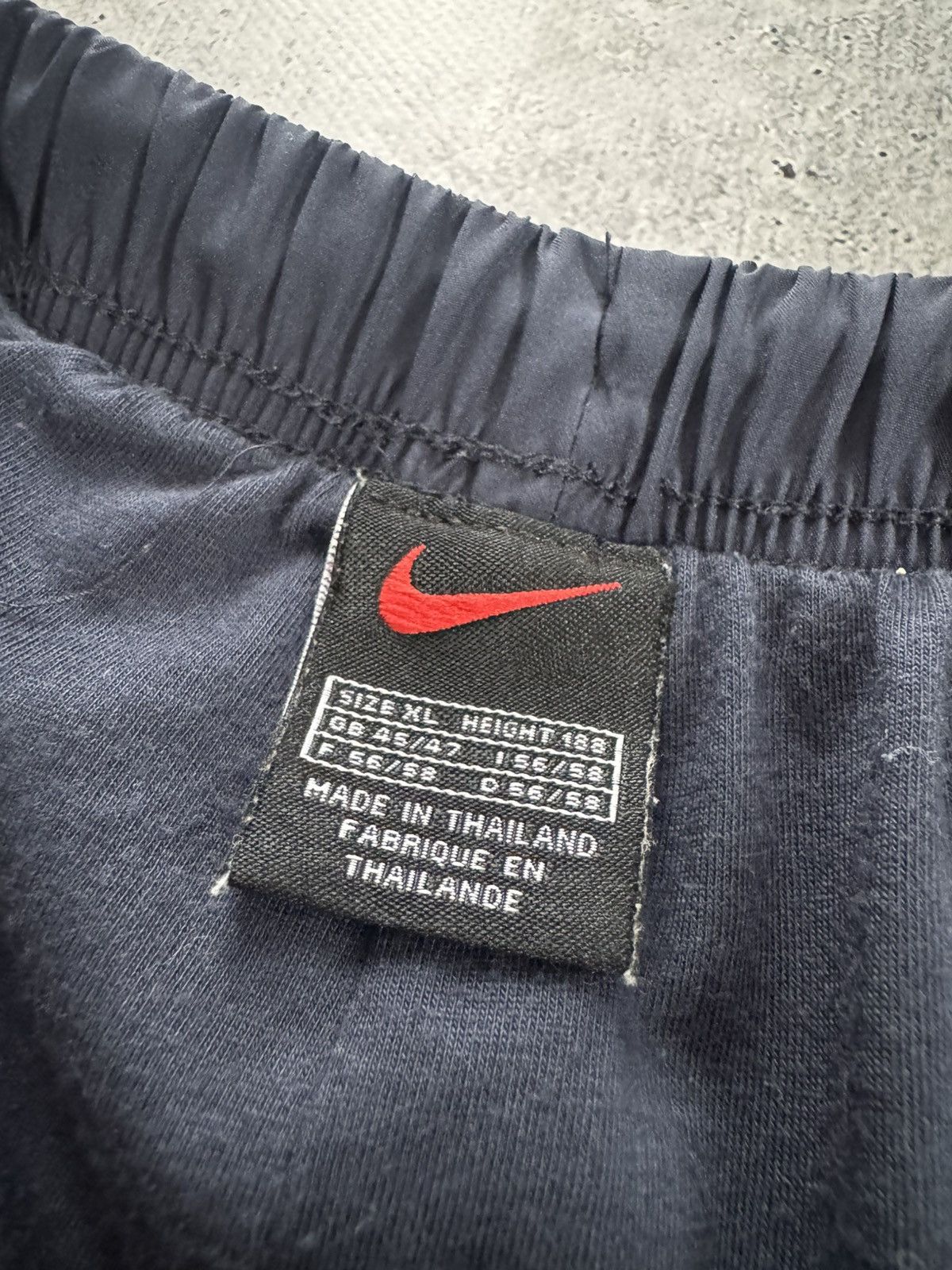 Nike Nike Vintage Trackpants Nylon Joggers Swoosh sweatpants Navy Size US 36 / EU 52 - 8 Thumbnail
