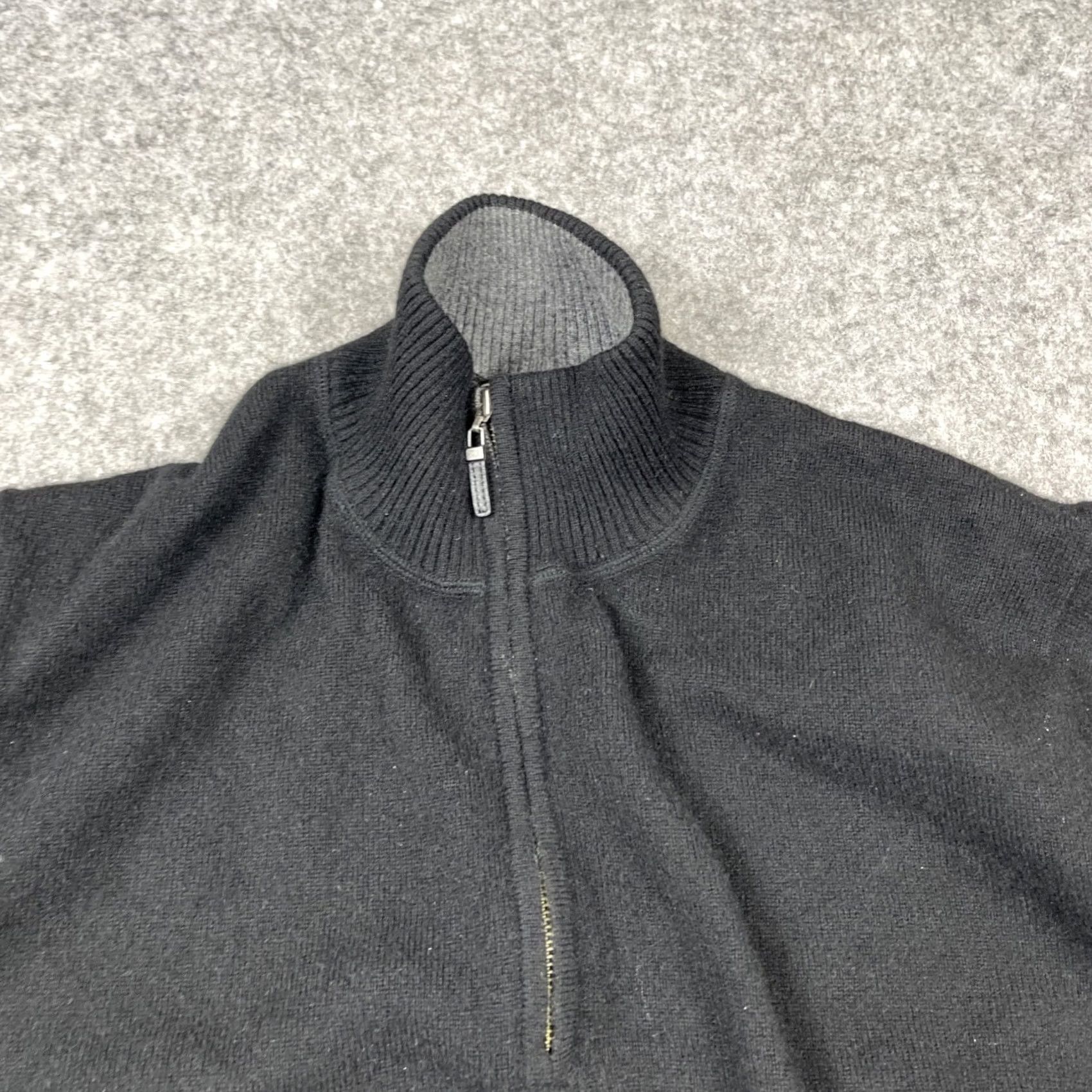 Neiman Marcus Neiman Marcus Mens Black Cashmere Mock Neck 1/4 Zip Sweater Size Large Regular Knit Pullover Long Sleeve Zipper Casual Classic Designer Luxury Modern Size US L / EU 52-54 / 3 - 3 Thumbnail