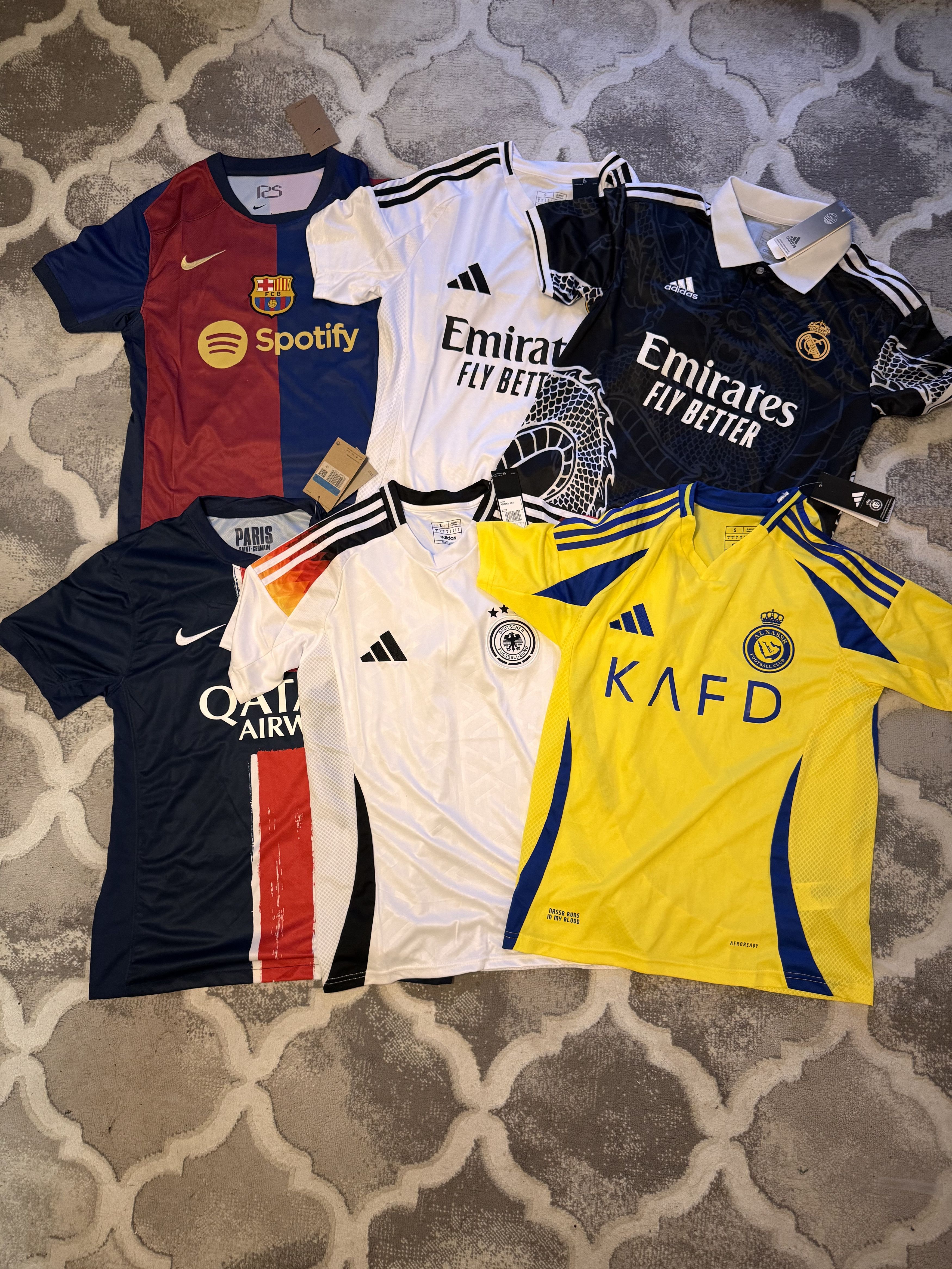 Adidas × Nike 25+ Soccer/Football Jerseys Size US M / EU 48-50 / 2 - 3 Thumbnail