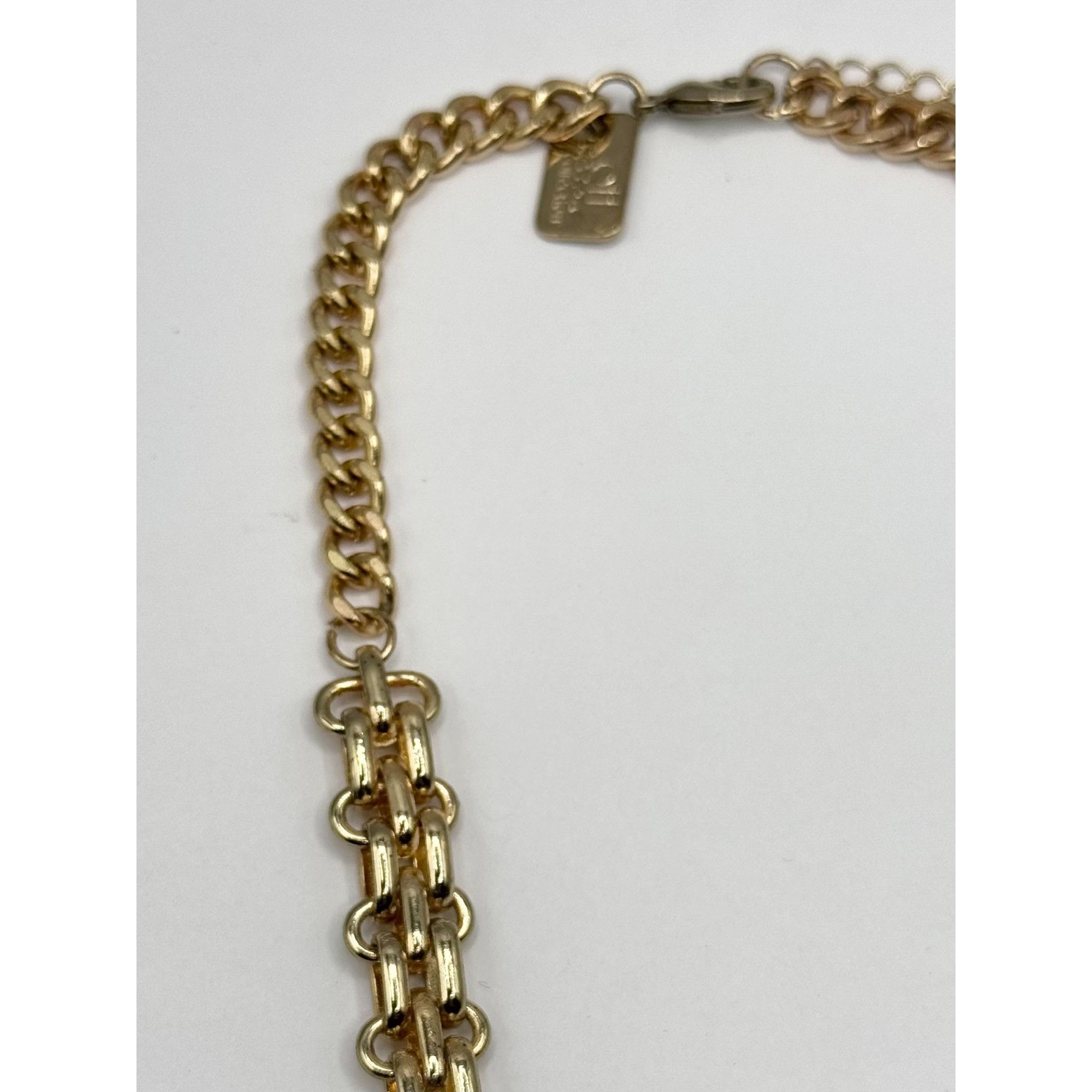 Vintage Off Park Collection White Crystal Gold Tone Travel Charm Nec Size ONE SIZE - 6 Thumbnail