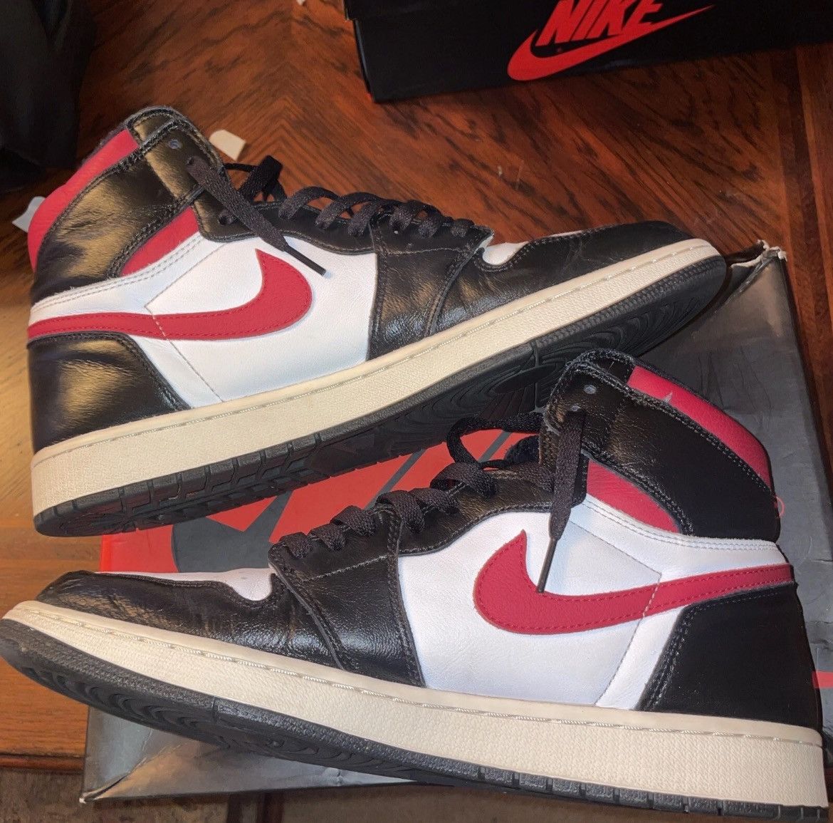 Jordan Brand Jordan 1 Retro High Black Gym Red Size US 12 / EU 45 - 2 Thumbnail