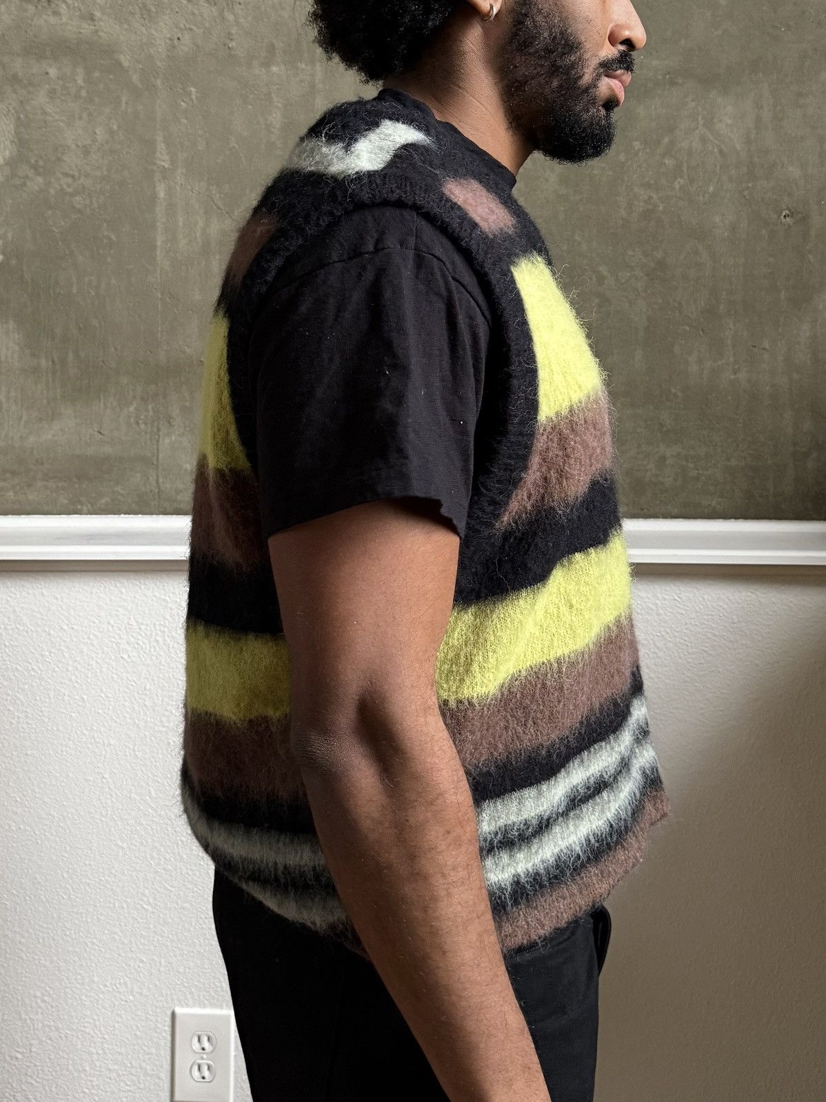 Hypebeast Hairy V-neck Sweater Size US L / EU 52-54 / 3 - 3 Thumbnail