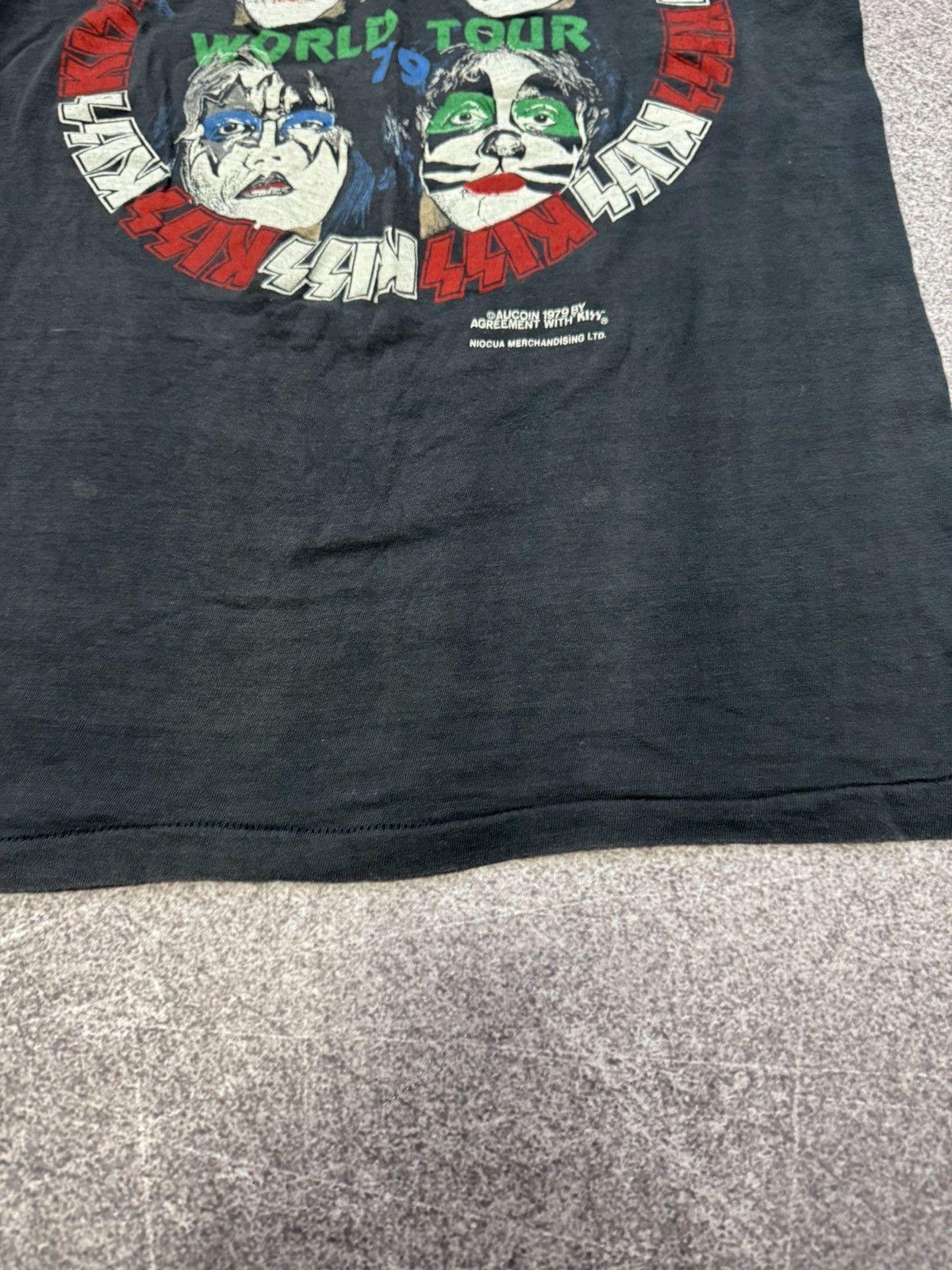Band Tees Vintage 1979 Kiss World Tour Paper Thin T Shirt Size US S / EU 44-46 / 1 - 5 Thumbnail