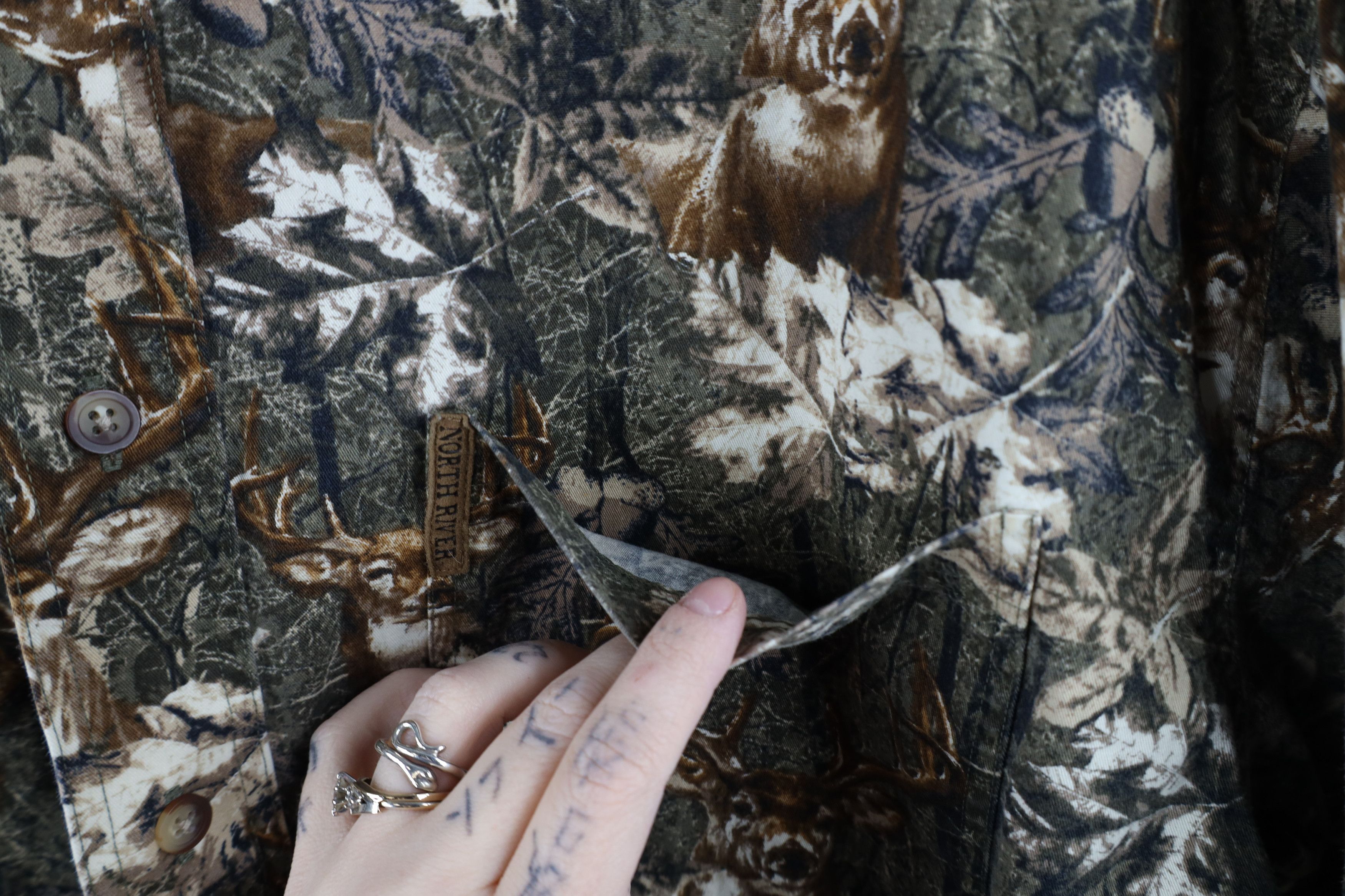 Vintage Vintage 90s Y2K Streetwear Deer Buck Camouflage Button Shirt Size US M / EU 48-50 / 2 - 5 Thumbnail