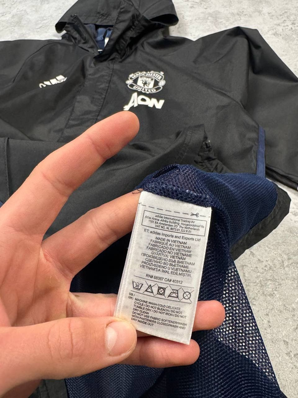 Adidas Vintage Adidas Manchester United Black Track Jacket 2016 Size US L / EU 52-54 / 3 - 13 Thumbnail