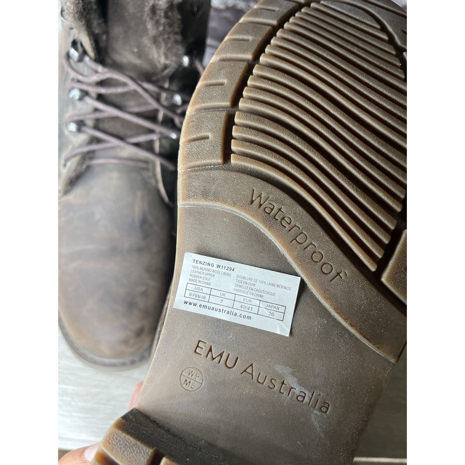 Ugg EMU Australia Waterproof Dark Brown Leather Ankle Hiker Boot Size US 9 / IT 39 - 11 Thumbnail