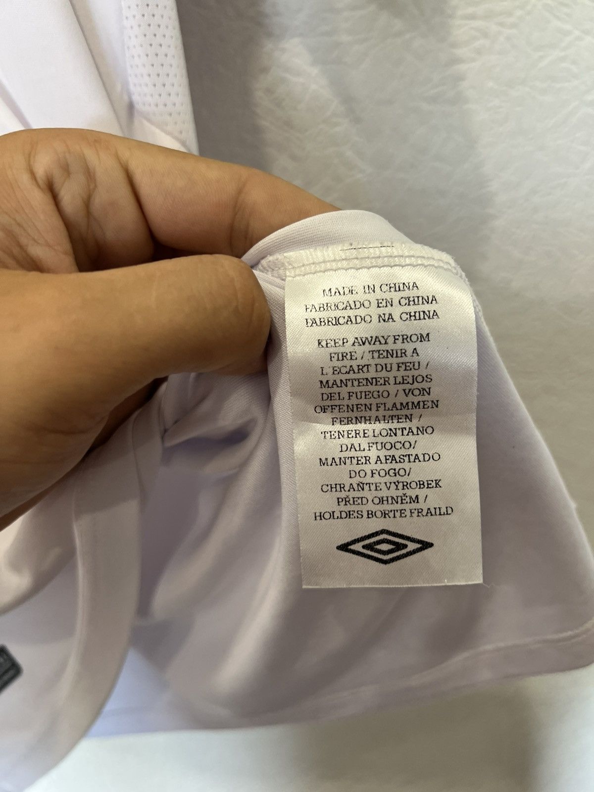 Umbro GUERRERO Peru Umbro 2018 Home Kit Soccer Jersey Football Size US M / EU 48-50 / 2 - 8 Thumbnail