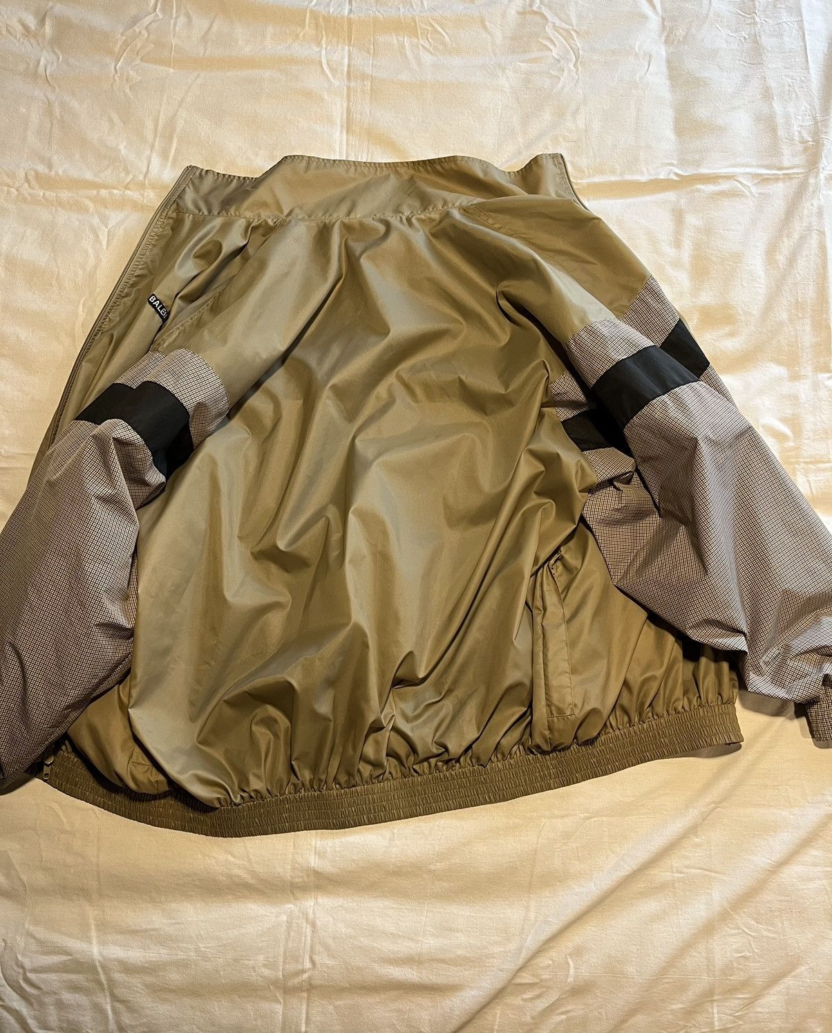 Balenciaga Balenciaga oversized track jacket. Size US M / EU 48-50 / 2 - 15 Thumbnail