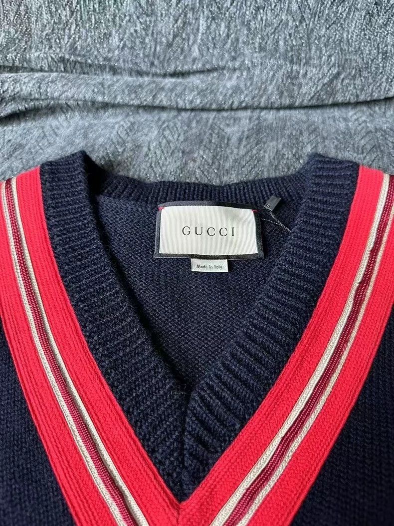 Gucci gucci bee embroidered sweater with red details Size US L / EU 52-54 / 3 - 4 Thumbnail