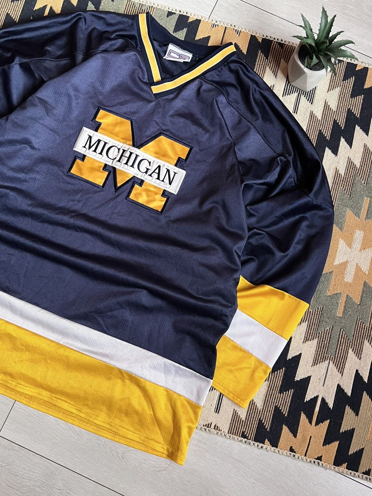 Ccm Vintage Michigan Crable Sportswear Hockey Jarsey Size US L / EU 52-54 / 3 - 3 Thumbnail