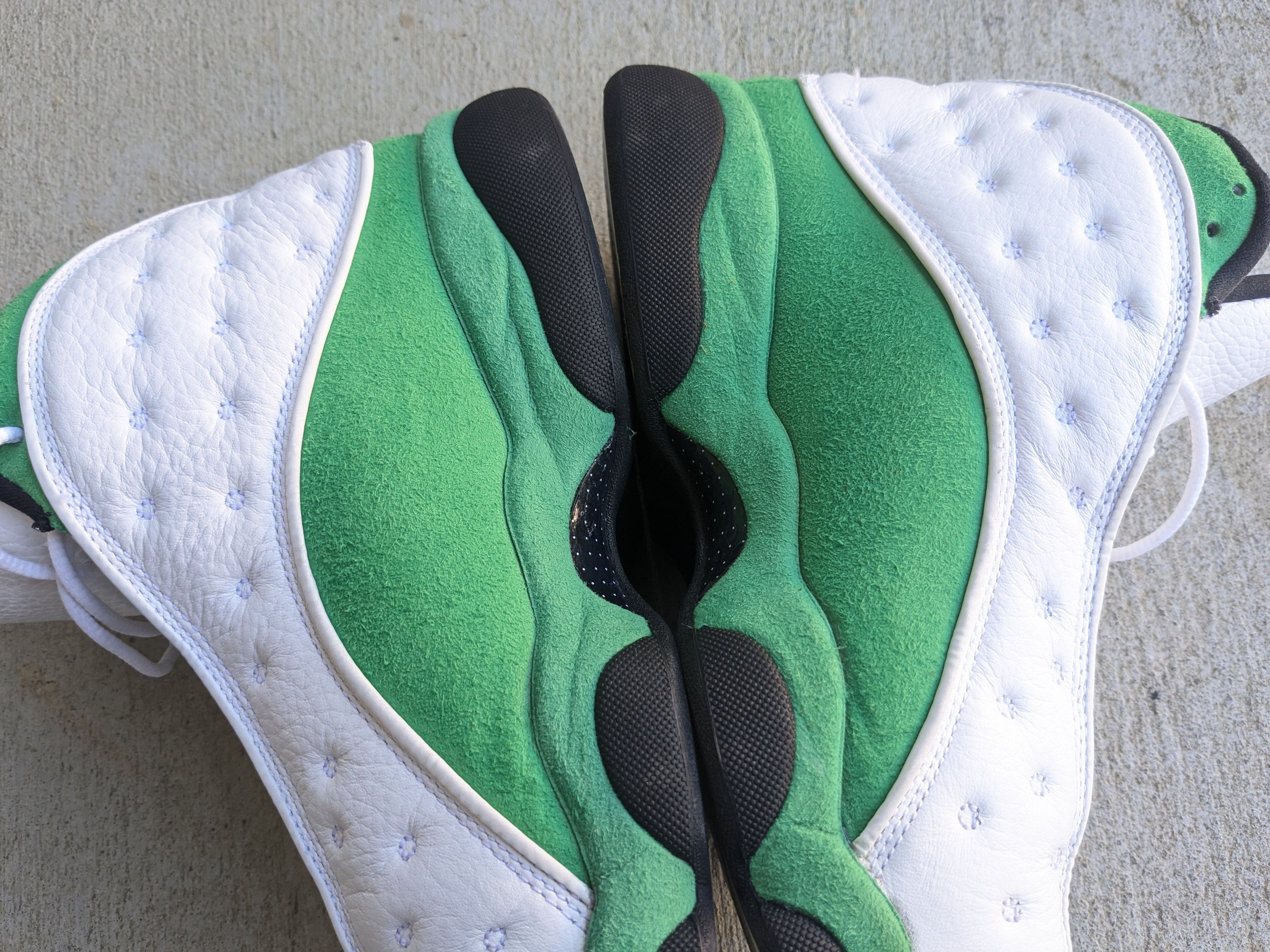 Jordan Brand Nike Air Jordan 13 Lucky Green Size 9.5 White DB6537-113 Size US 9.5 / EU 42-43 - 8 Thumbnail