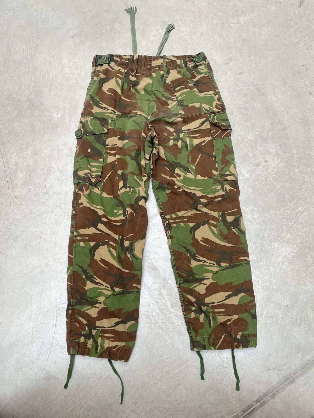 Vintage Vintage British Military Camo Cargo Pants DCTA Wide size 32 Size US 32 / EU 48 - 2 Thumbnail