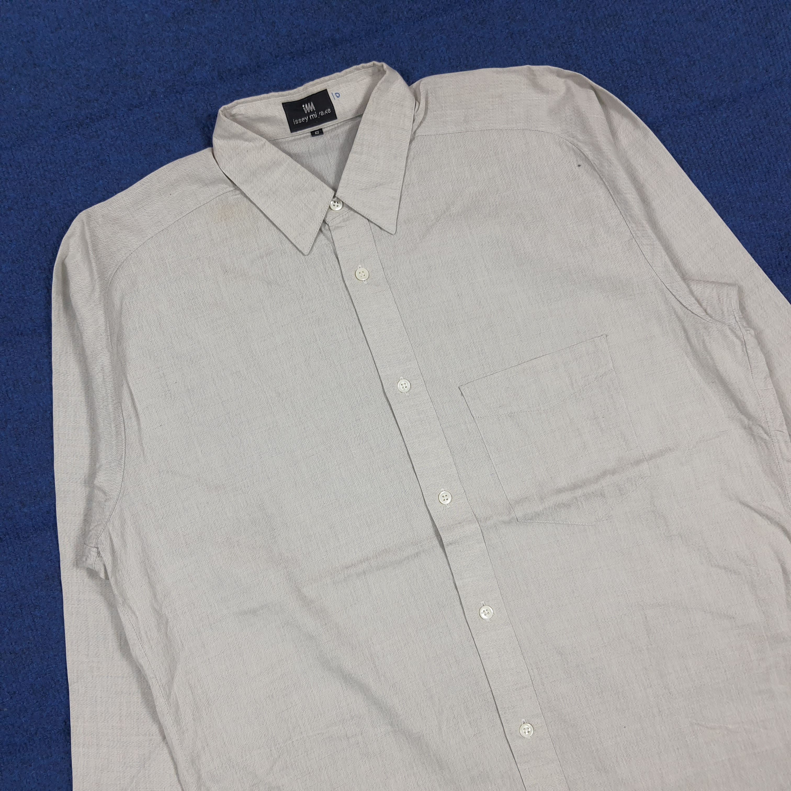 Issey Miyake Vintage Issey Miyake Plain Button Up Shirt C294N63 Size US M / EU 48-50 / 2 - 2 Thumbnail