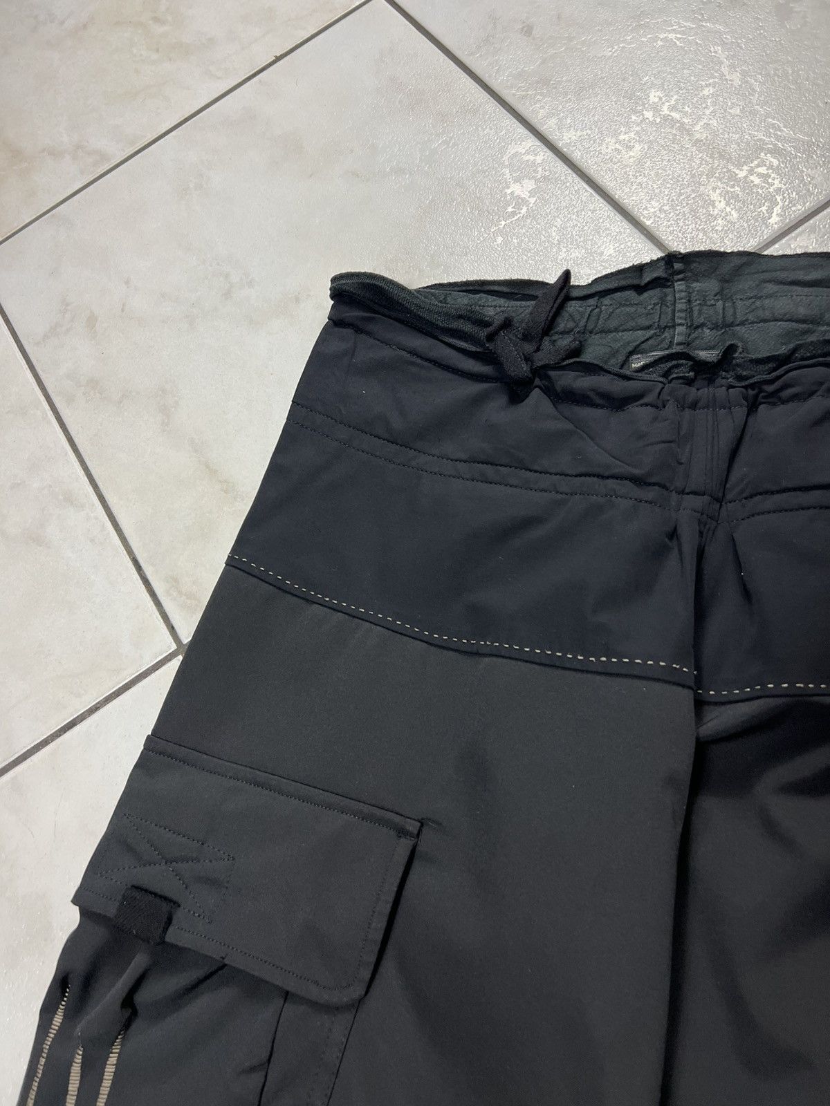 Marithe + Francois Girbaud Marithe + Francois Girbaud nylon y2k cargo pocket zip pants Size 27" / US 4 / IT 40 - 7 Thumbnail