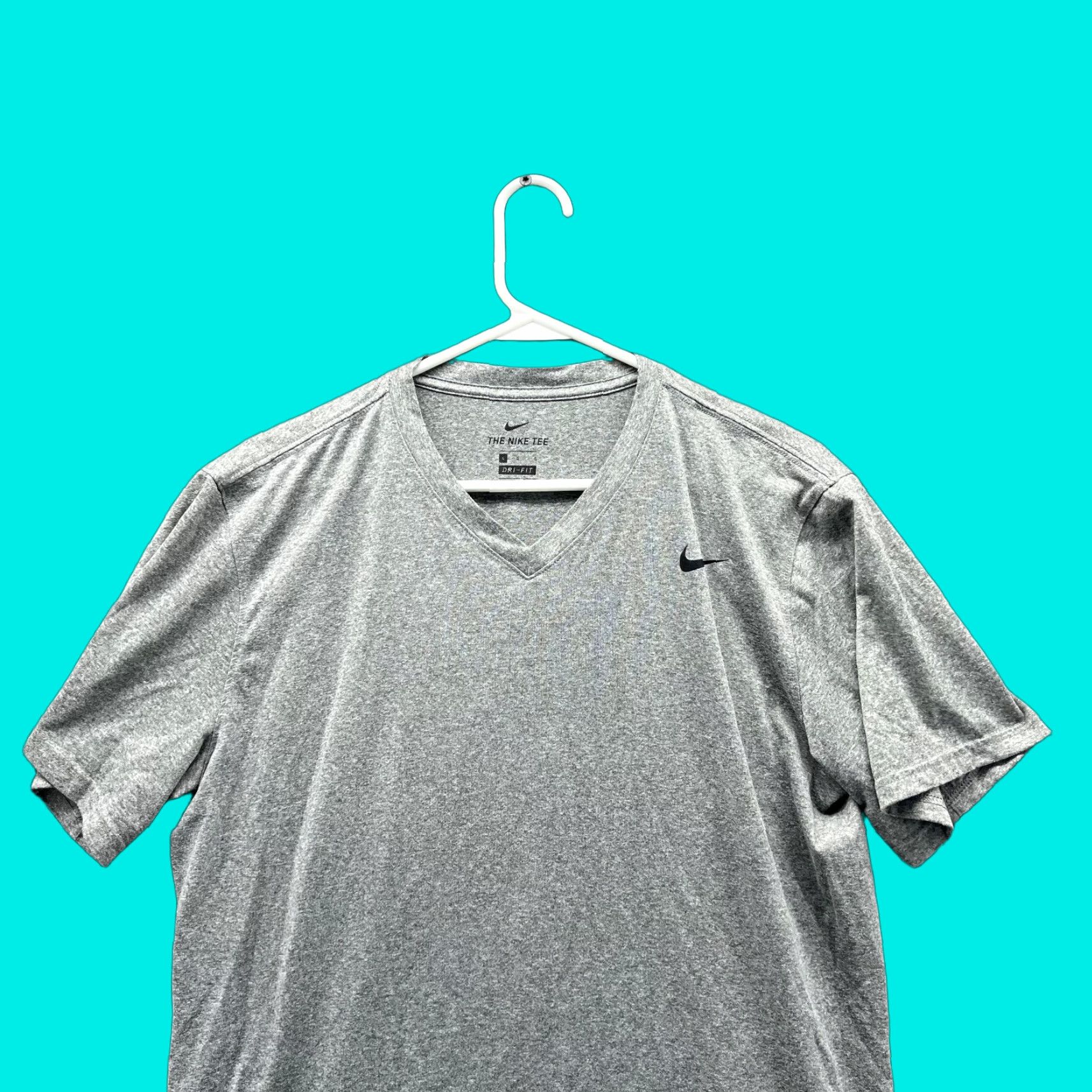 Nike Nike Dri-Fit Shirt Men Large Heather Gray V-Neck Polyester Size US L / EU 52-54 / 3 - 1 Thumbnail
