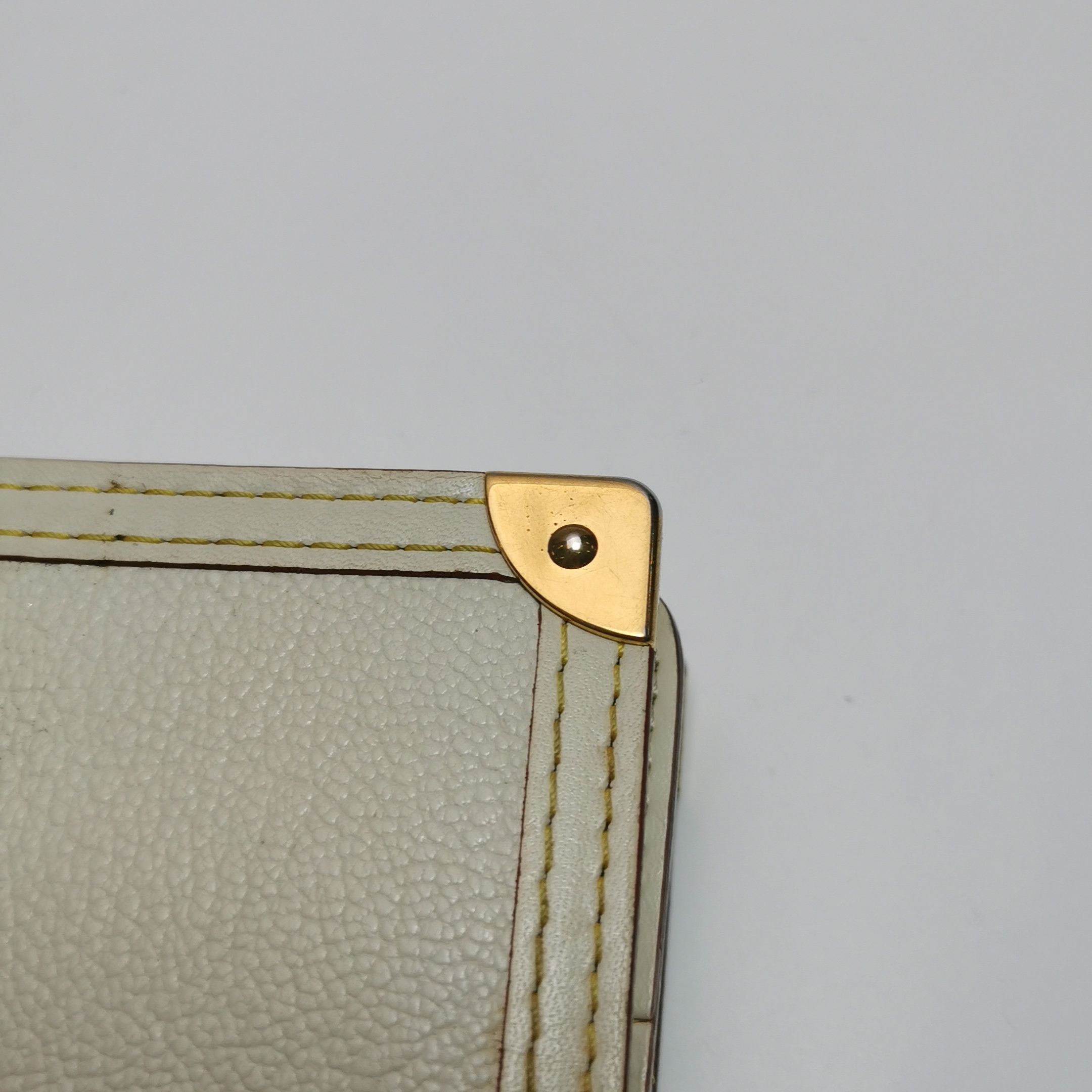 Louis Vuitton Louis Vuitton (LV) Cowhide and Sheepskin Solid Color Zipper Size ONE SIZE - 5 Thumbnail