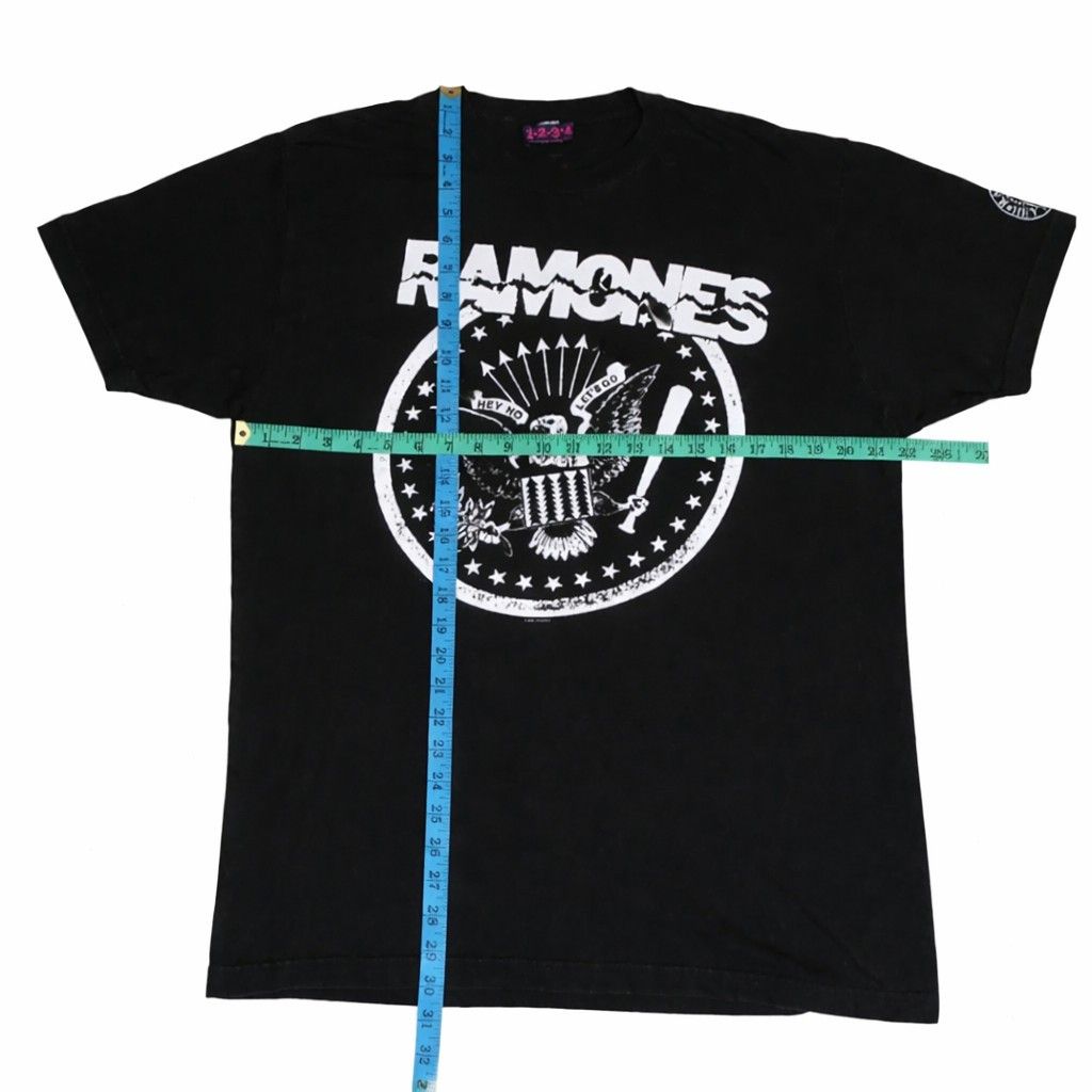 Band Tees 00s Vintage Ramones Hey Ho Lets Go Tee L Black Size US L / EU 52-54 / 3 - 5 Thumbnail