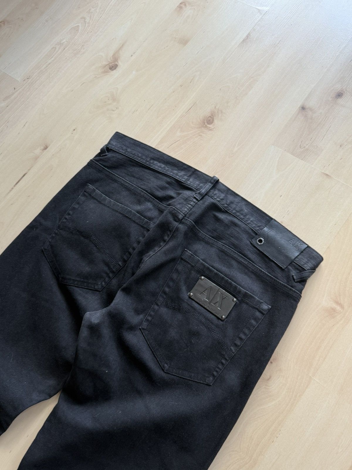 Armani Exchange Armani Exchange metal logo baggy raw denim jeans Size US 34 / EU 50 - 8 Thumbnail