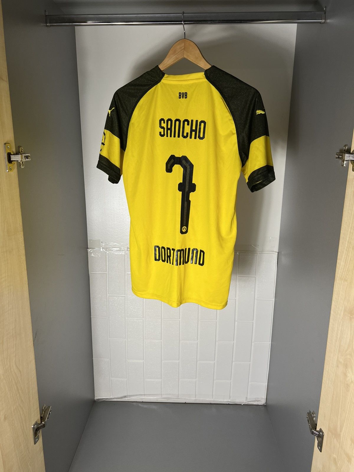 Puma VINTAGE PUMA FC BORUSSIA DORTMUND GERMANY SOCCER JERSEY RETRO Y2K 90s Size US S / EU 44-46 / 1 - 19 Thumbnail