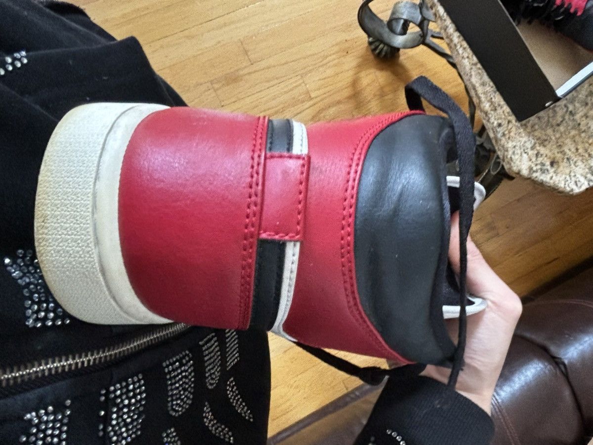 Jordan Brand Jordan 1 Mid Chicago Mid Toe Size US 10 / EU 43 - 5 Thumbnail