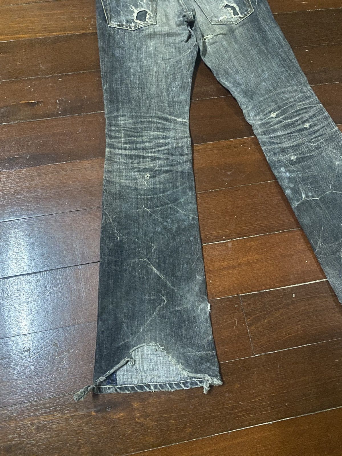 If Six Was Nine Fire BLUEWAY flare distressed mud wash dirty jeans Size US 31 - 11 Thumbnail