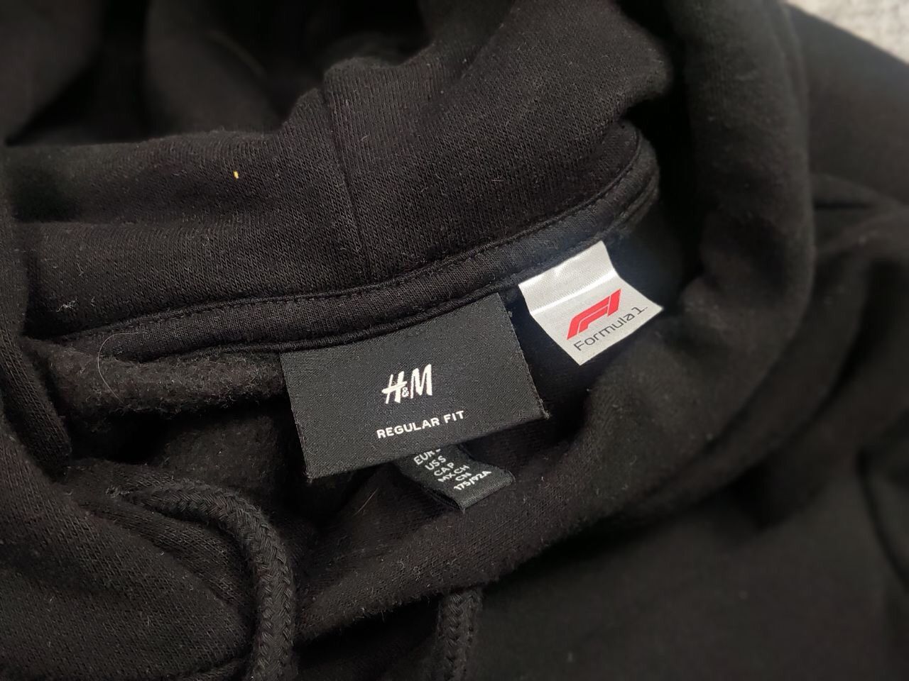 Formula 1 Formula 1 Classic Racing H&M logo Black Hoodie Size US S / EU 44-46 / 1 - 14 Thumbnail