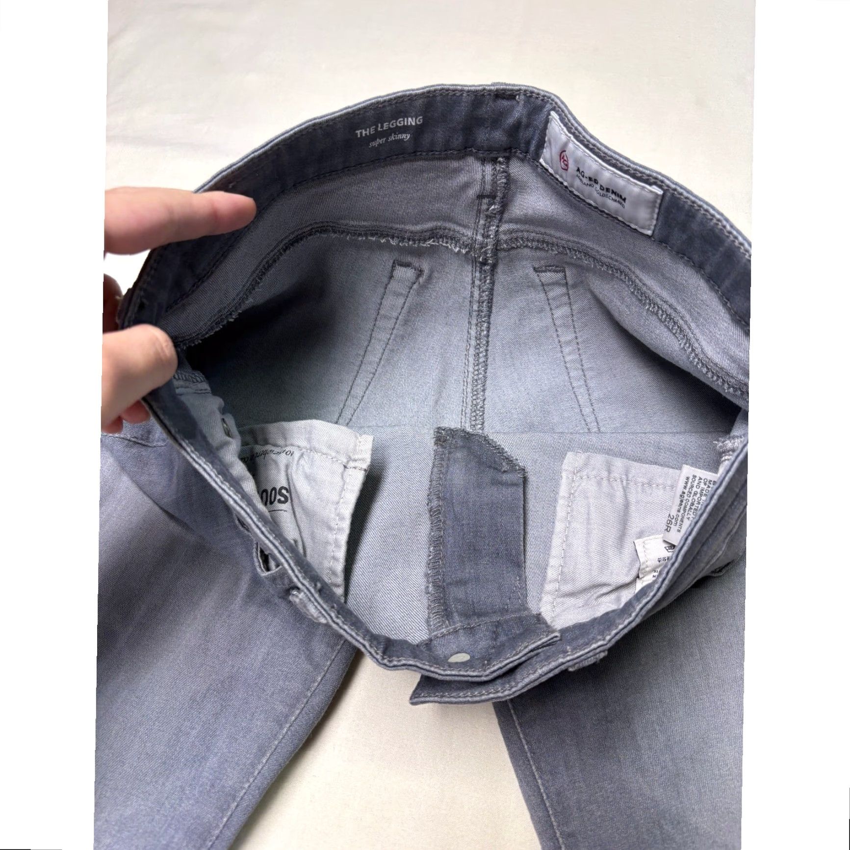 Vintage AG Adriano Goldschmied The Legging Super Skinny Jeans 26 Grey SPG1288 Women 5-Pocket Zip Button Charcoal Wash Slimming Stretch Size 26" / US 2 / IT 38 - 4 Thumbnail