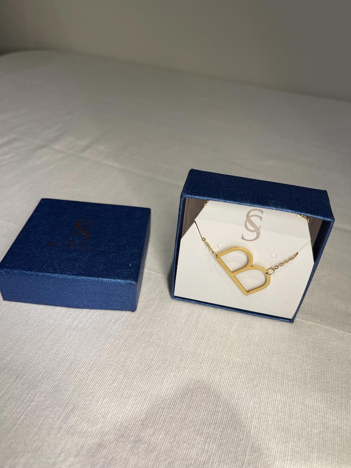 Designer Gold B initial necklace Size ONE SIZE - 1 Thumbnail