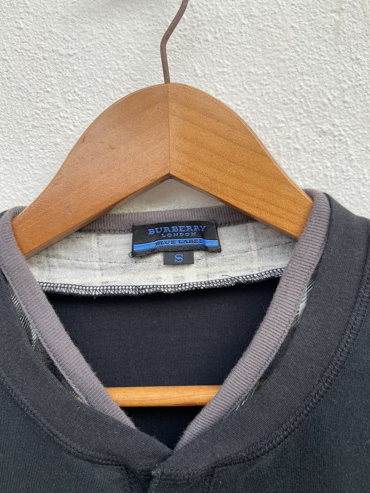 Burberry 🔥 Burberry Black Label long sleeve Burberry Henley shirt Size US S / EU 44-46 / 1 - 5 Thumbnail