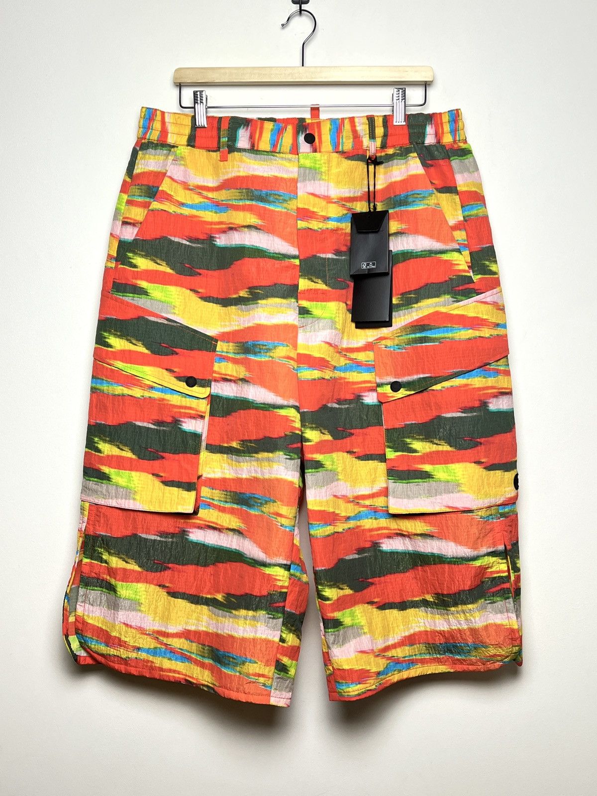 Dsquared2 900$ dsquared2 shimmer nylon ripstop camo cargo shorts m-l Size US 34 / EU 50 - 5 Thumbnail