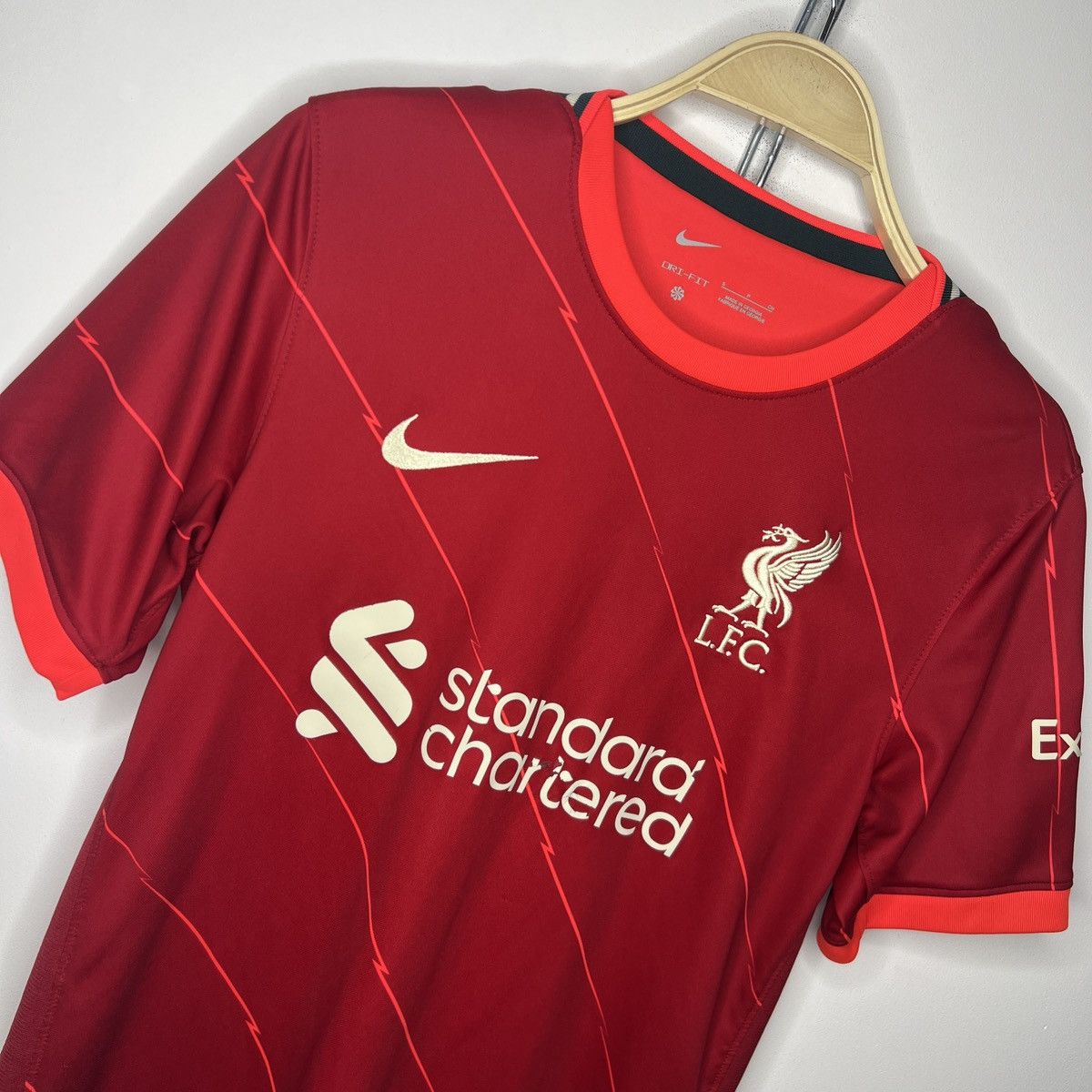 New Balance Vintage New Balance Liverpool Soccer Jersey Football Tee Y2K Size US S / EU 44-46 / 1 - 4 Thumbnail