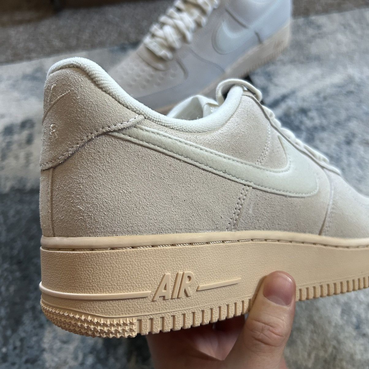 Nike WiNTER 2021 AiR FORCE 1 PREMiUM SUMMiT WHiTE PEARL SUEDE AF1 Size US 9.5 / EU 42-43 - 6 Thumbnail