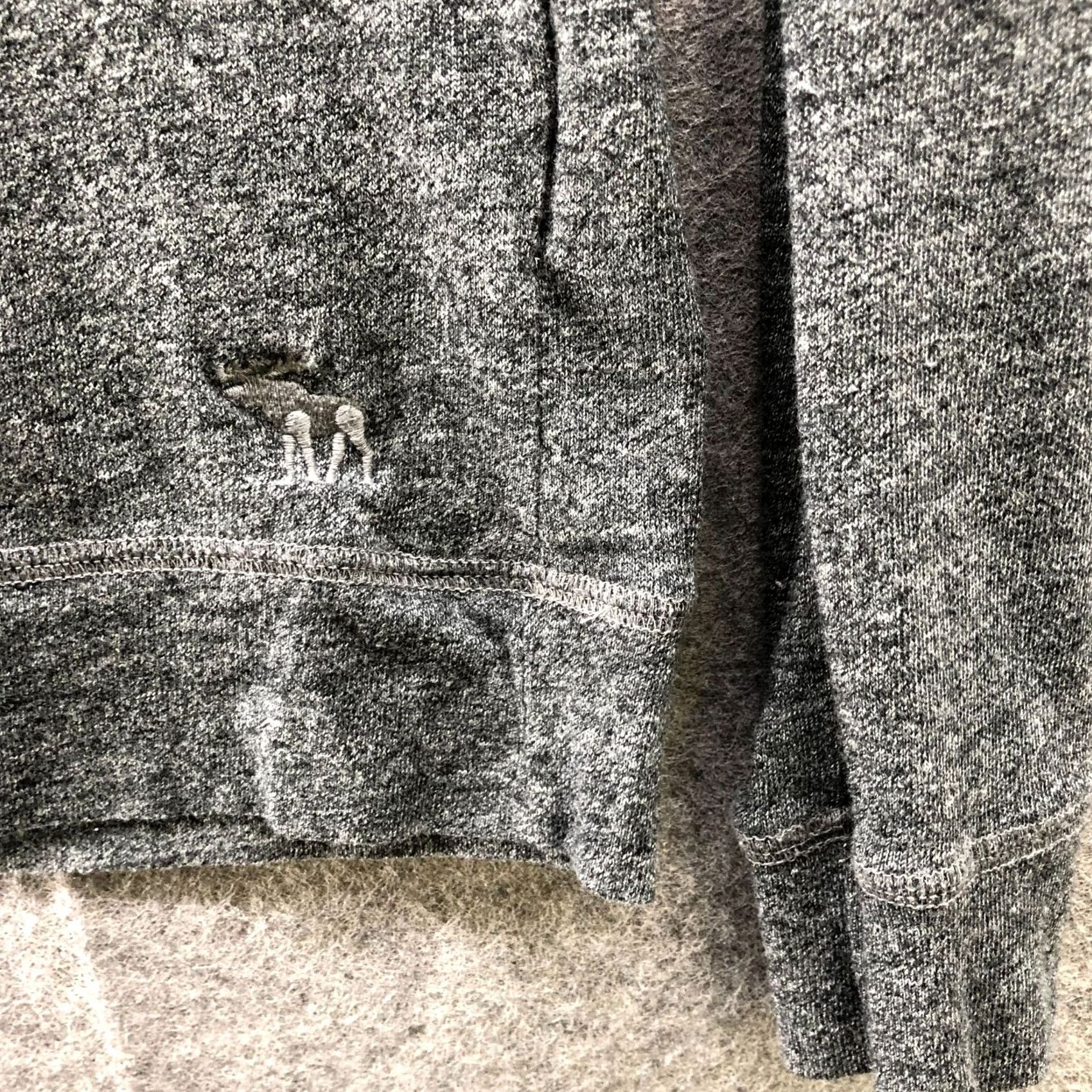 Abercrombie & Fitch VTG Abercrombie & Fitch Sweatshirt Womens XS Gray Lightweight Scoop Neck Pullover Cotton Blend Fleece Regular Fit Size XS / US 0-2 / IT 36-38 - 5 Thumbnail