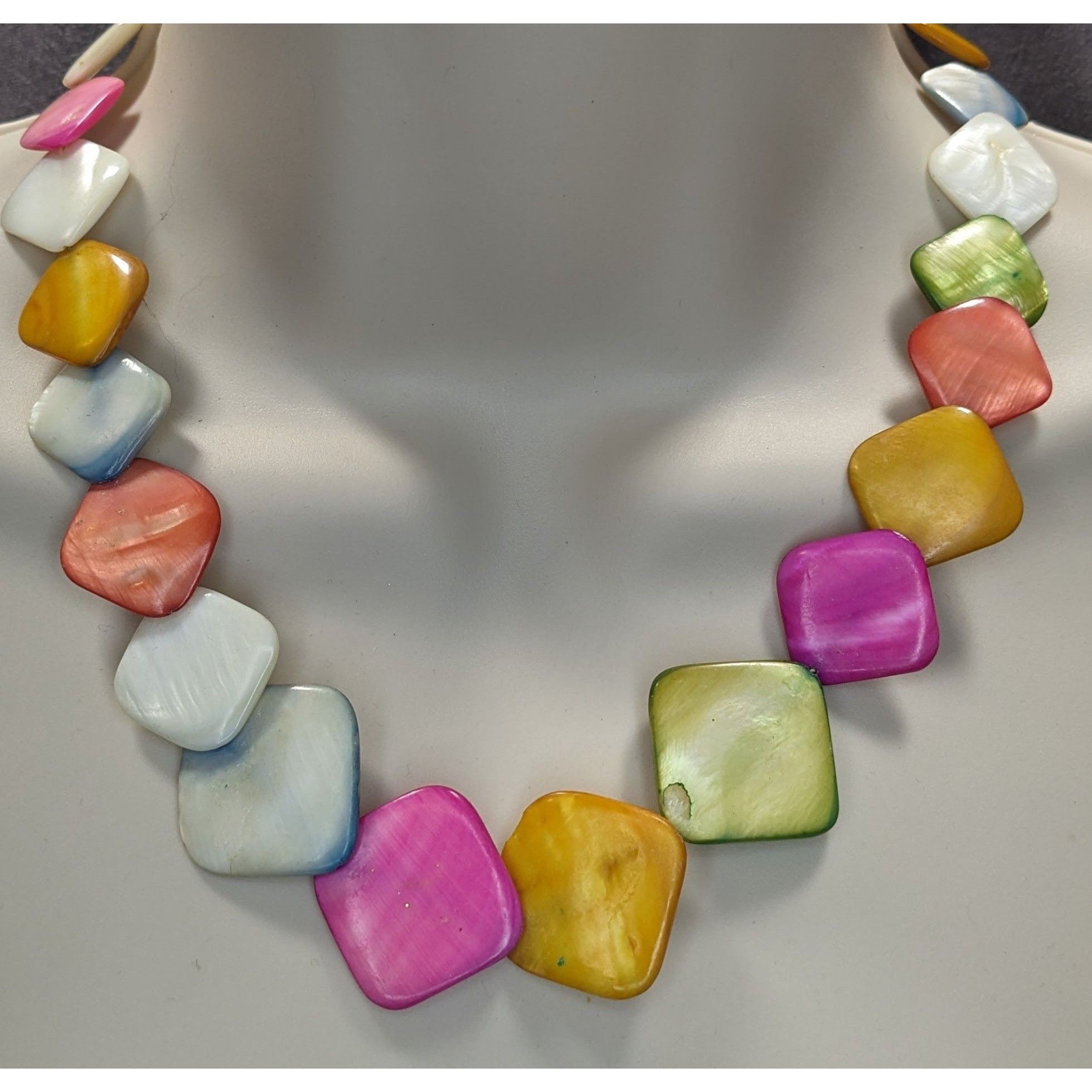 Other Vintage Mermaidcore Rainbow Shell Necklace Size ONE SIZE - 1 Thumbnail