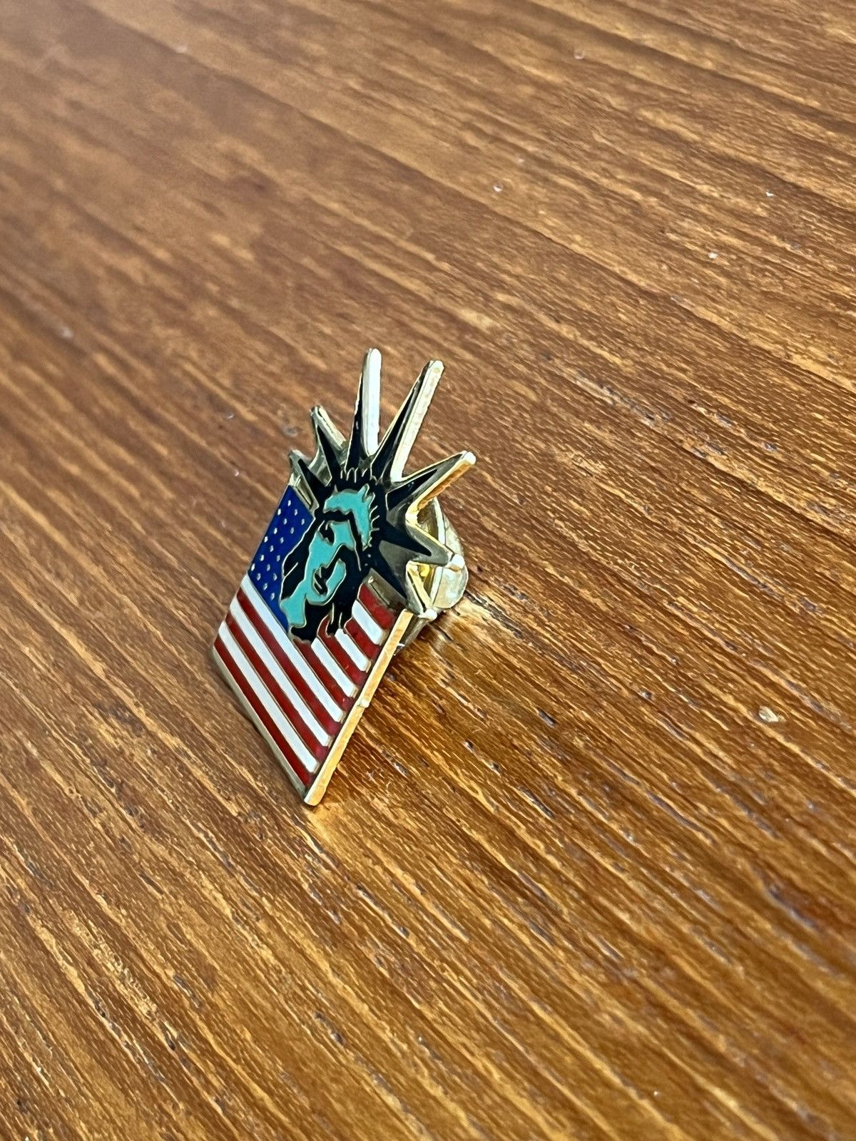 Vintage Liberty Island vintage pin Size ONE SIZE - 3 Thumbnail
