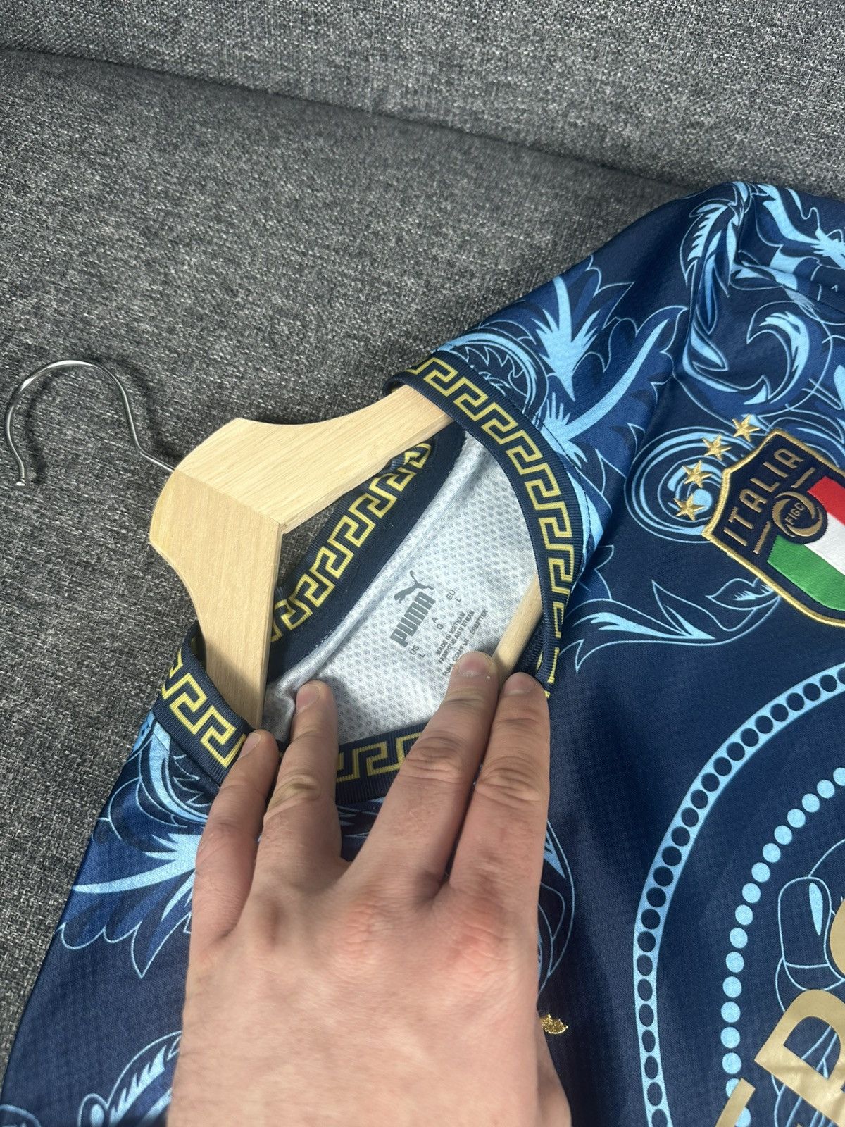 Puma Rare Puma Versace Italy Italia Football Soccer Jersey Size US L / EU 52-54 / 3 - 4 Thumbnail