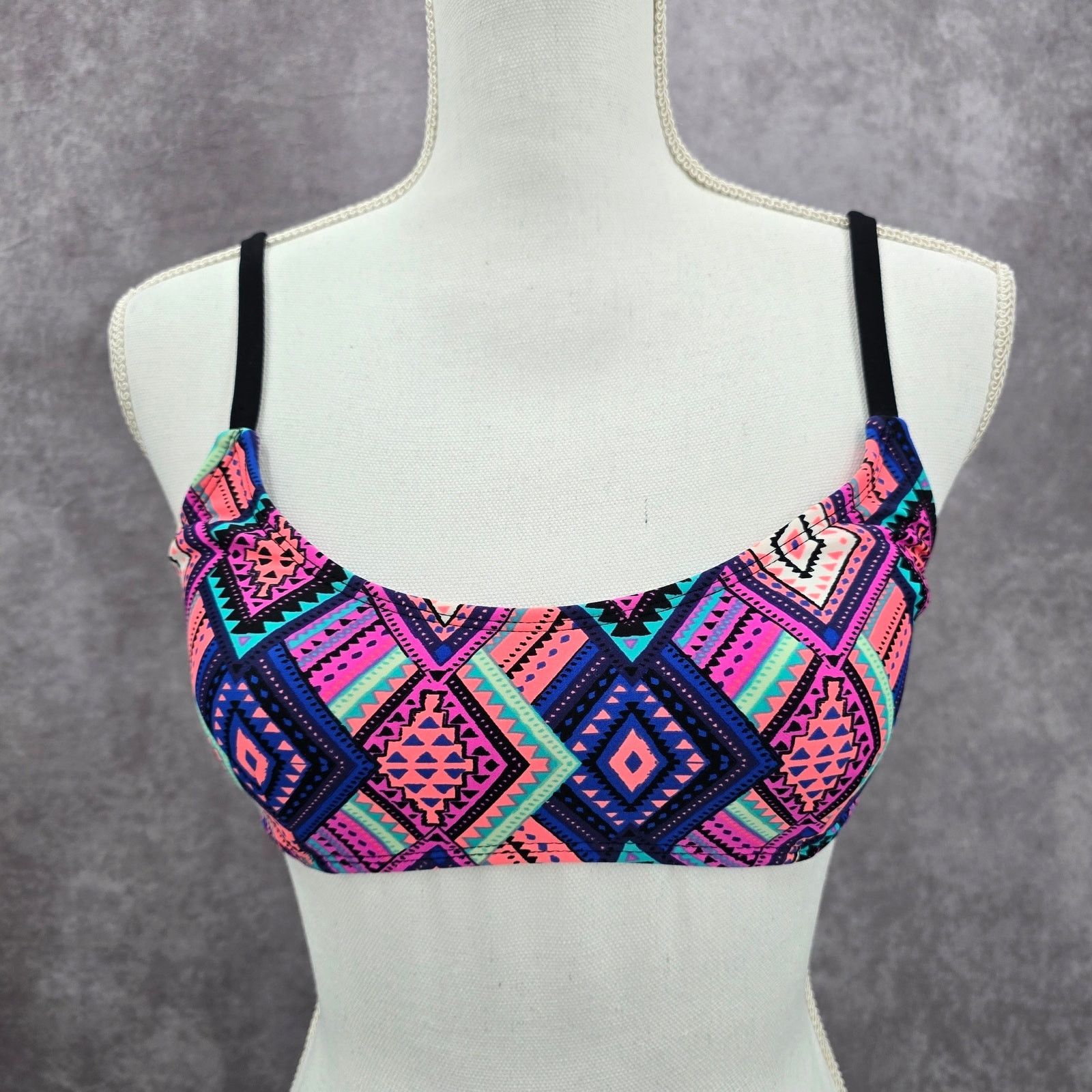Other Xhilaration Black Geometric Padded Strap Bikini Top Small Size ONE SIZE - 1 Thumbnail
